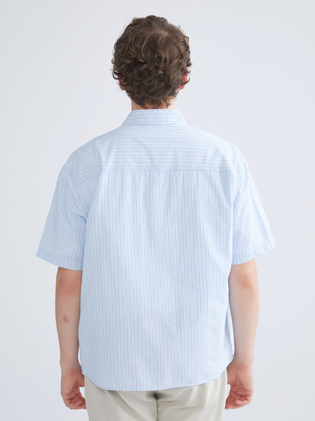 Mavi Rahat Kalıp Kısa Kollu Çizgili Erkek Gömlek-3