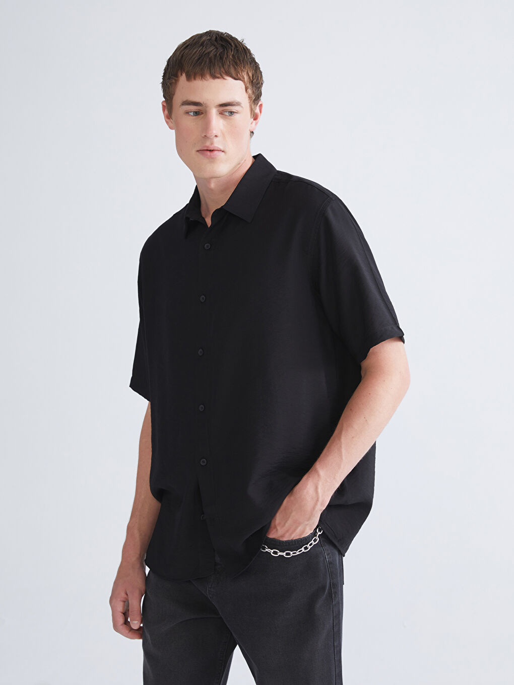 Siyah Regular Fit Kısa Kollu Viskon Erkek Gömlek
