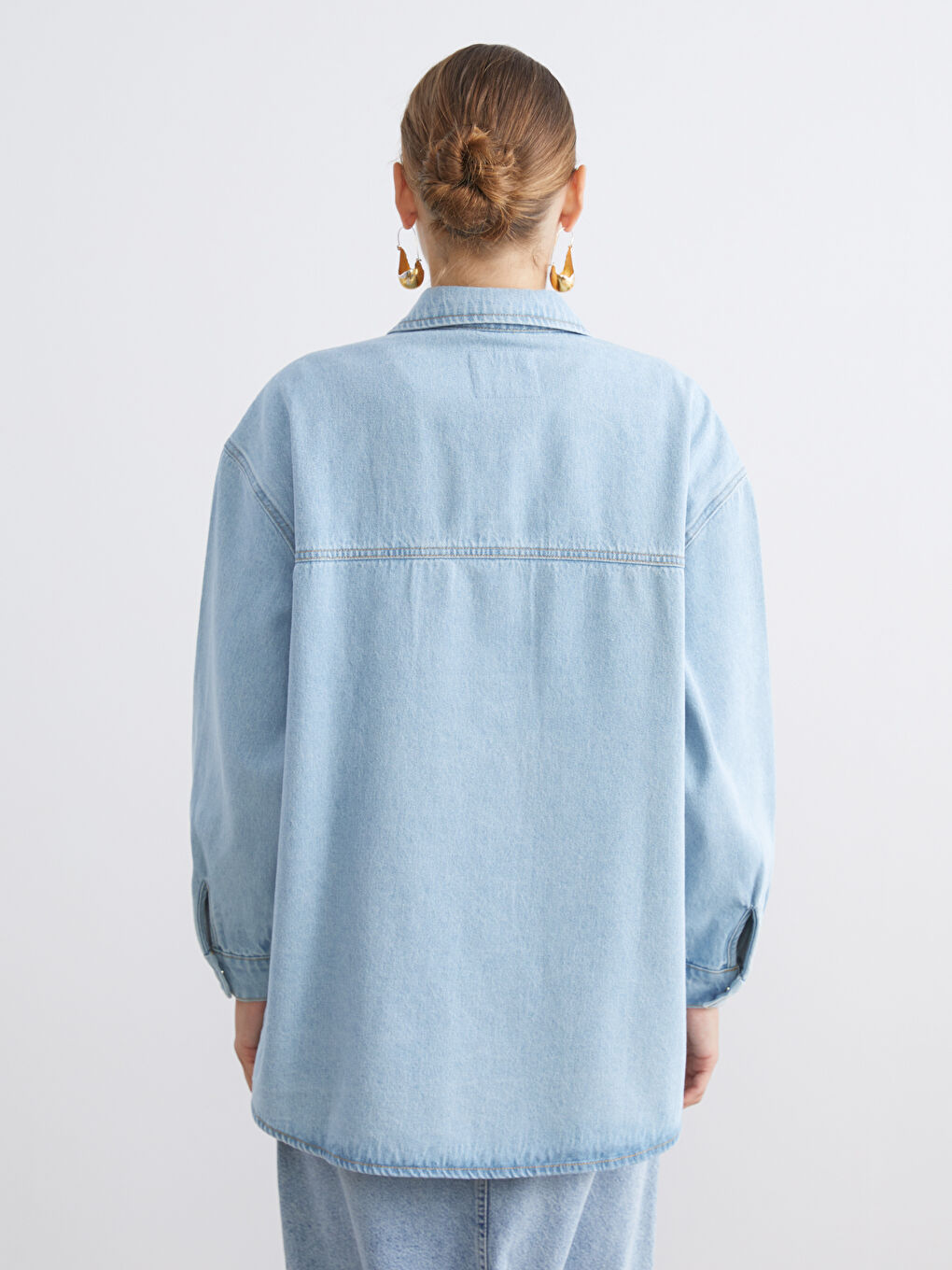 جاكيت دِنيم برقبة بياقة للسيدات-3