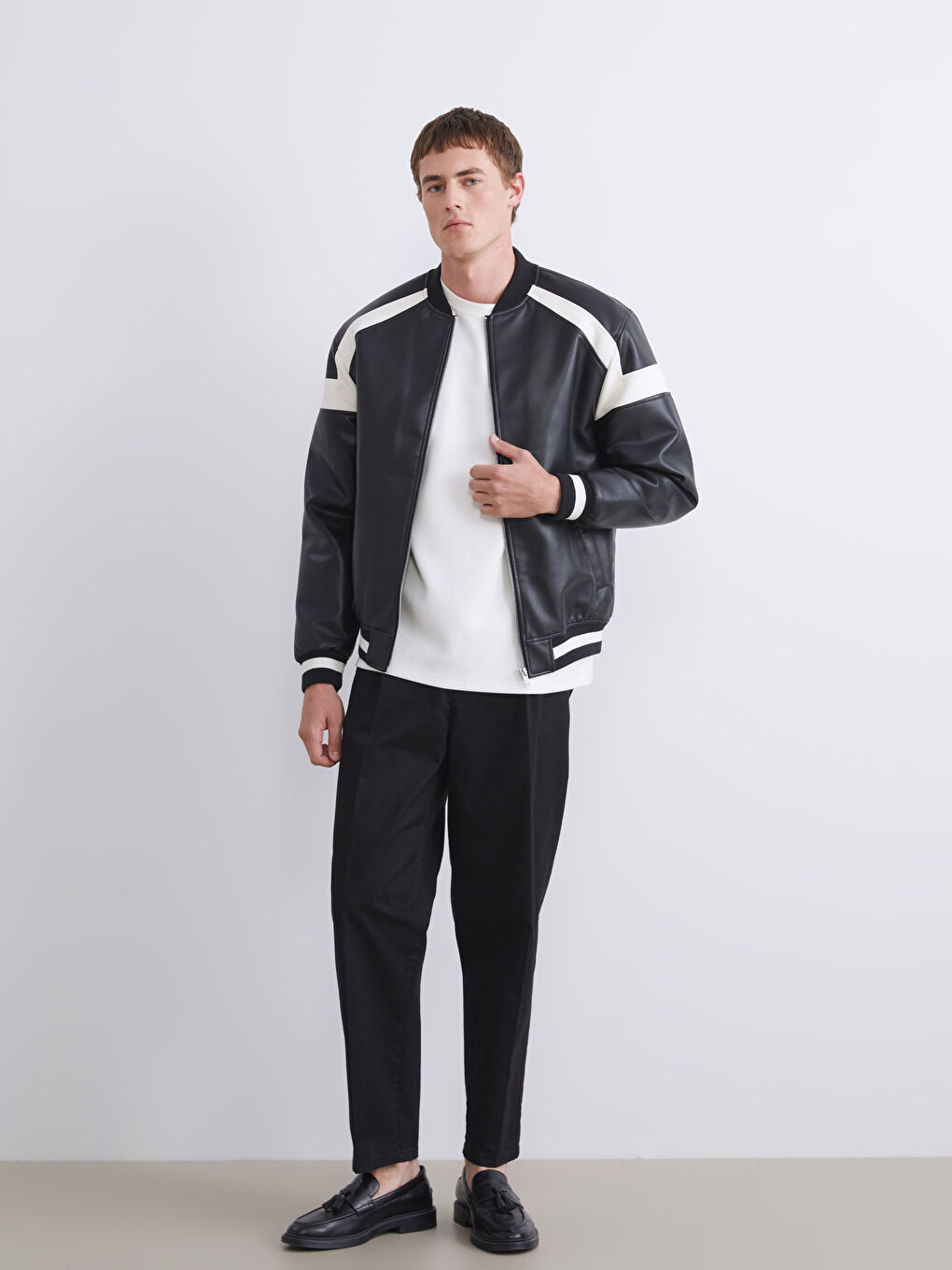 Siyah Standart Kalıp Kolej Yaka Erkek Deri Görünümlü Ceket-2