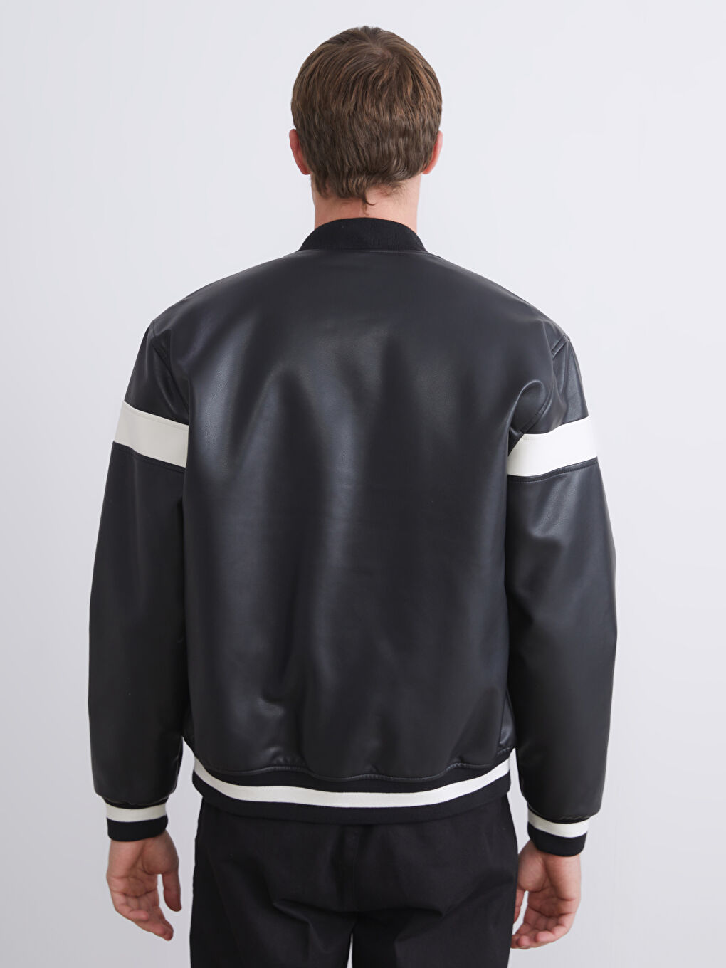 Siyah Standart Kalıp Kolej Yaka Erkek Deri Görünümlü Ceket-5