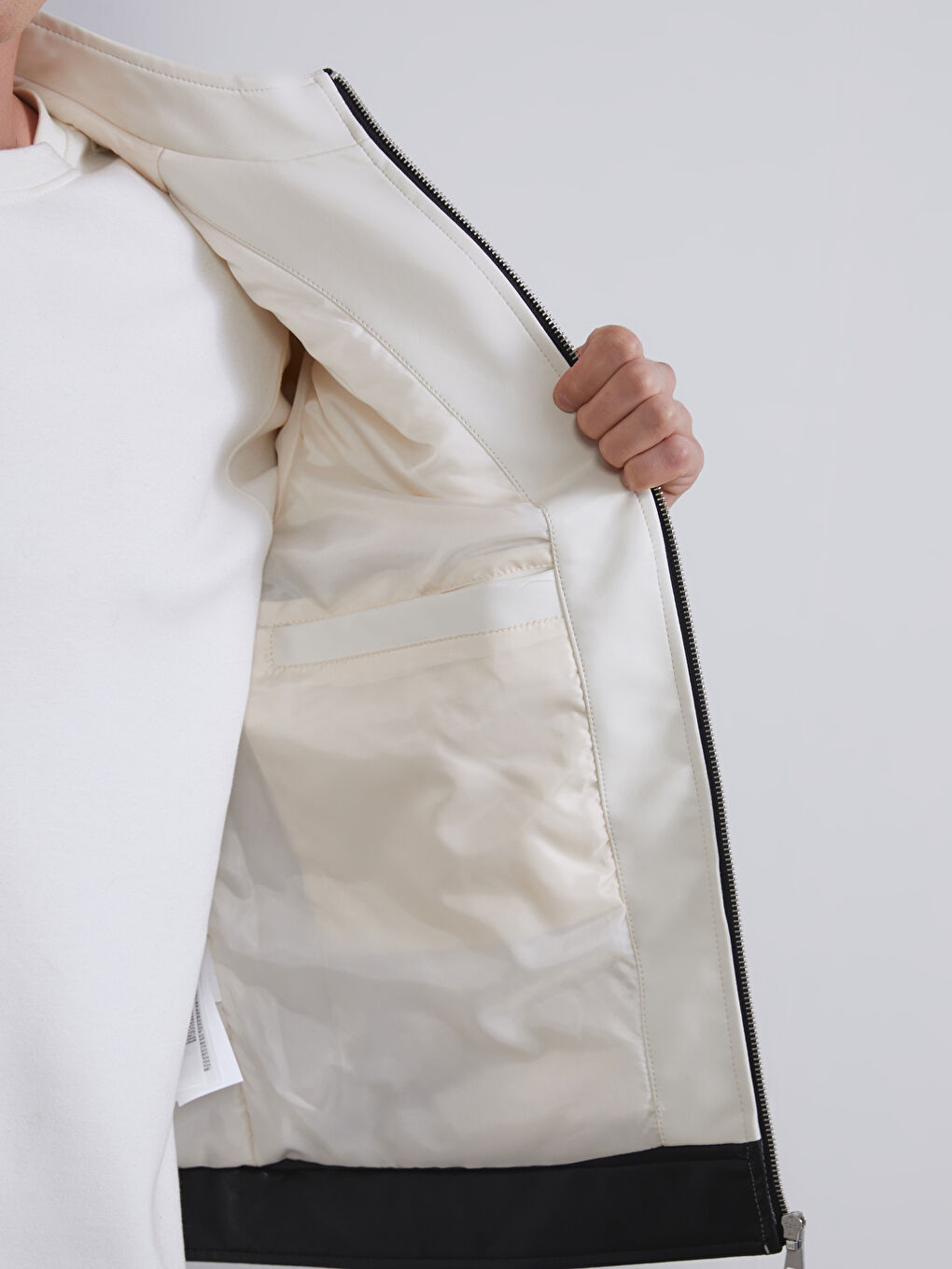 Siyah Standart Kalıp Dik Yaka Erkek Deri Görünümlü Mont-2