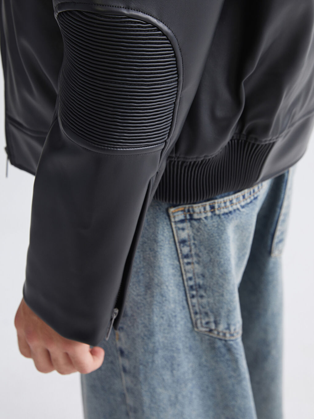 Siyah Rahat Kalıp Biker Yaka Erkek Deri Görünümlü Ceket-2