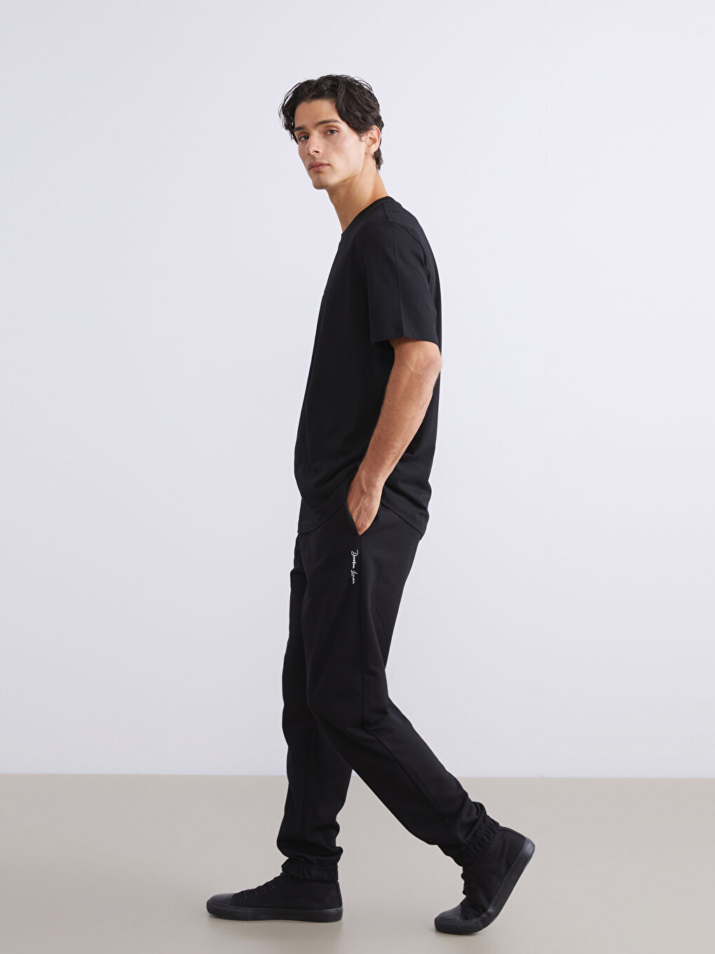 Standard Fit Men's Jogger Sweatpants