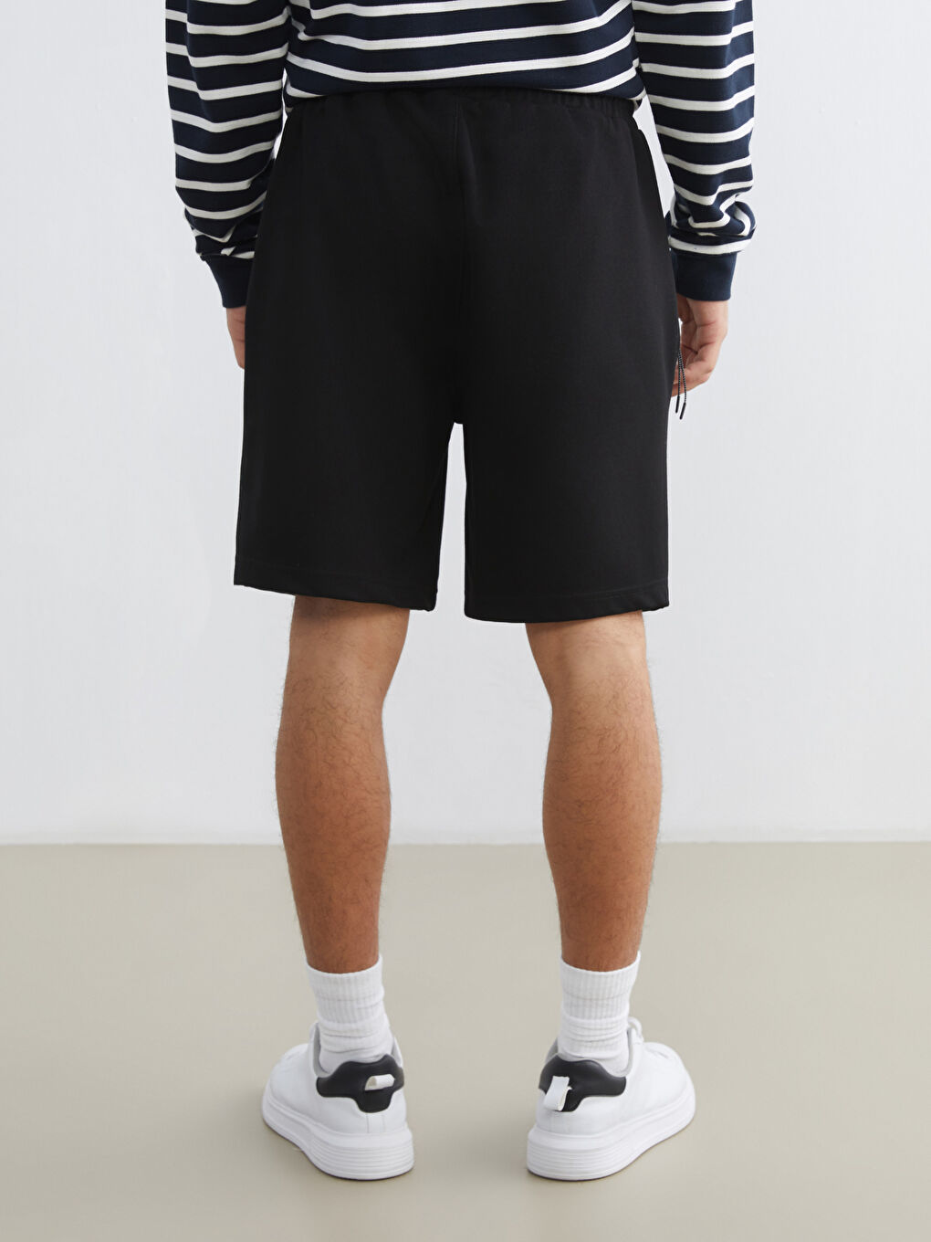 شورتات للرجال بقصة عادية-5