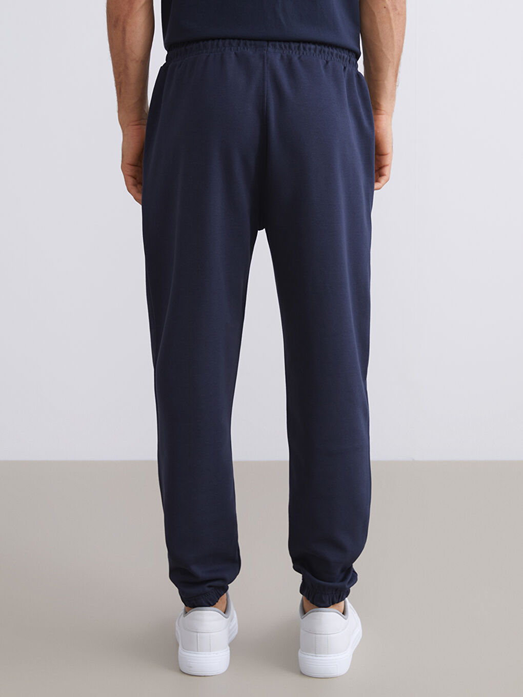 Standard Fit Men's Jogger Sweatpants-6