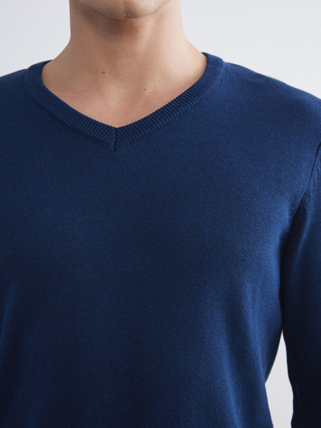 V Neck Men's Knitwear Sweater-2