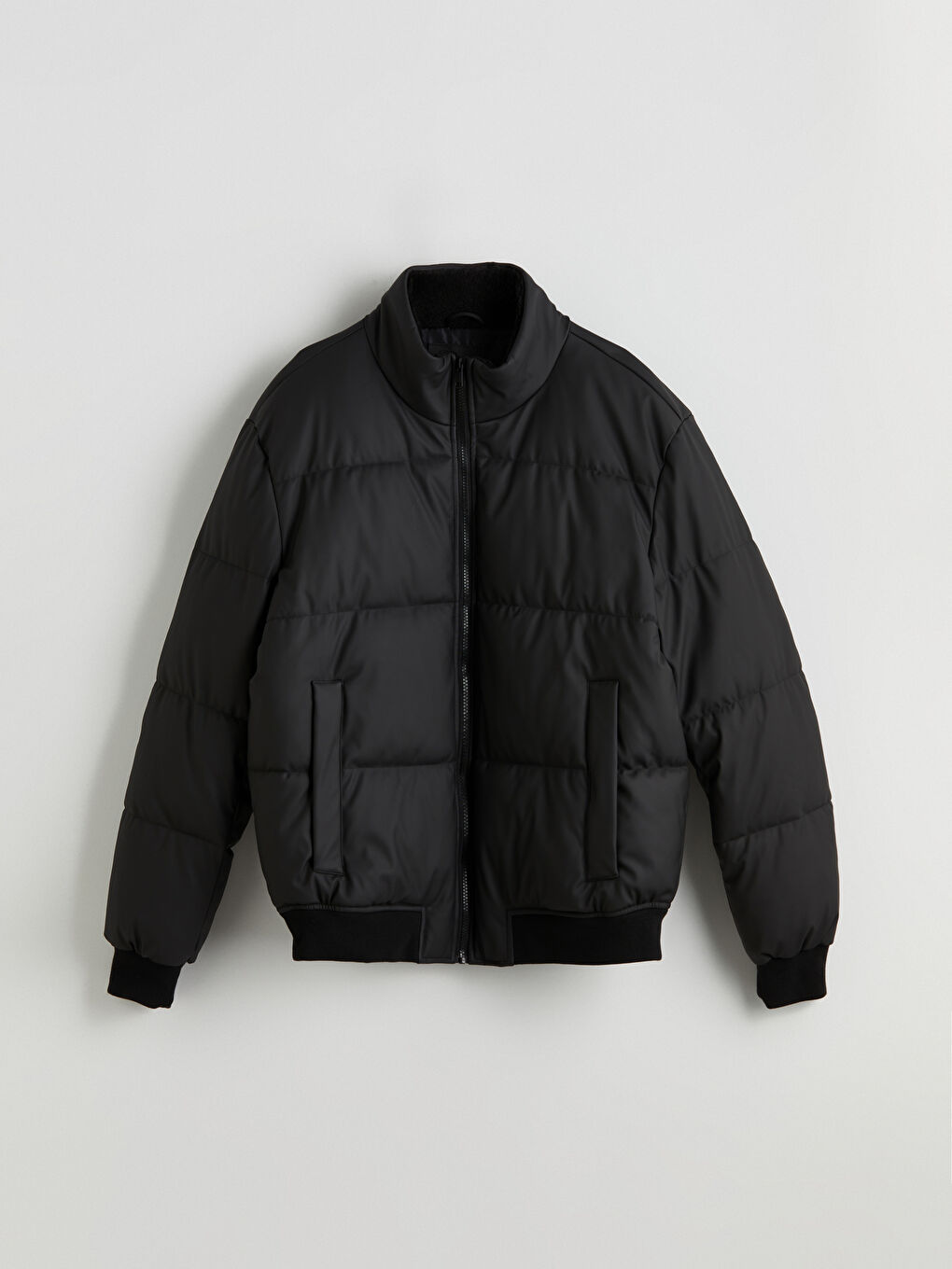 Siyah Dik Yaka Erkek Deri Görünümlü Şişme Mont-5