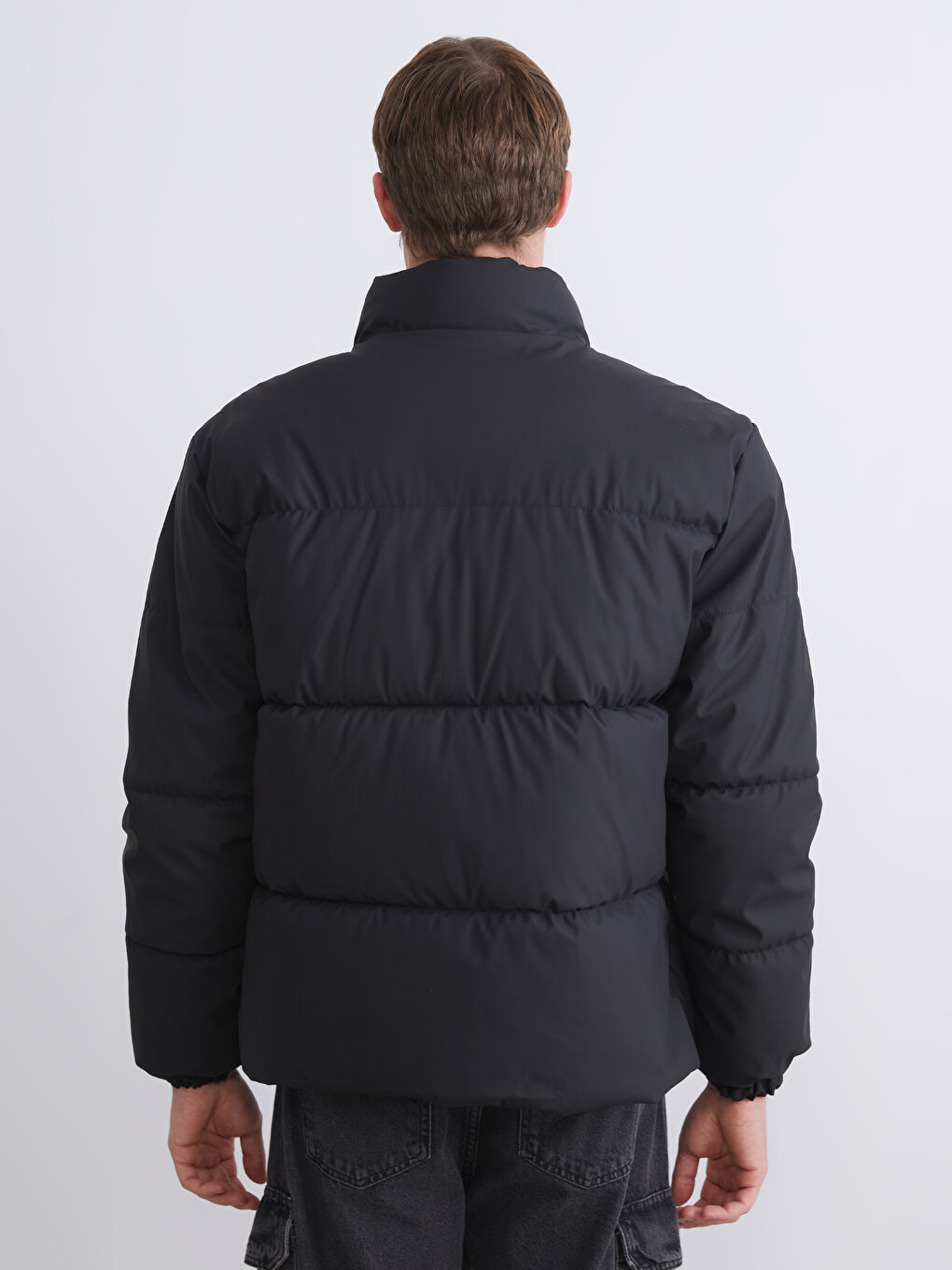 Siyah Rahat Kalıp Dik Yaka Erkek Şişme Mont-4