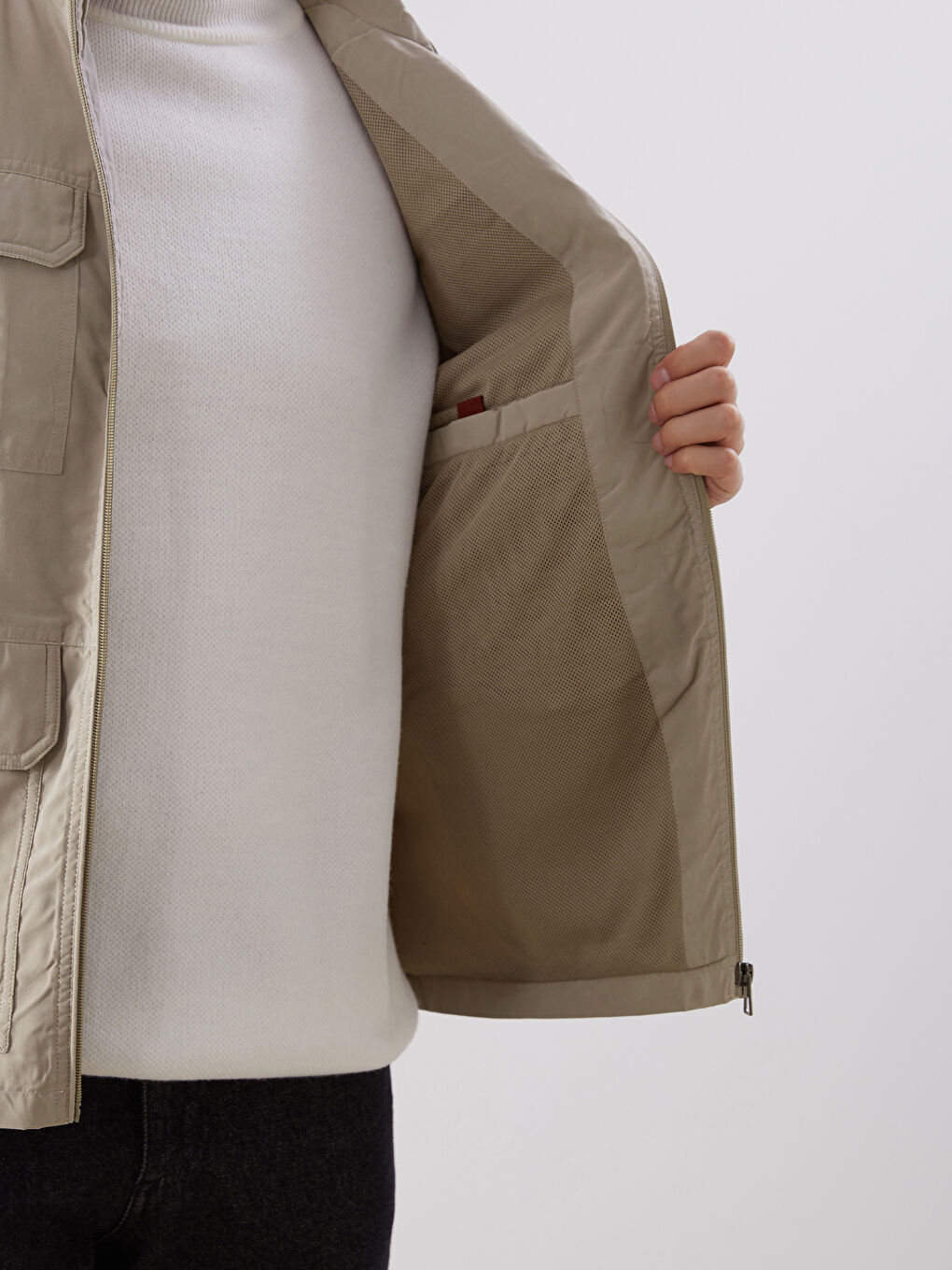 کەمەری شكار بۆ پیاوان بە فیتی ئاسایی و یەخەی مل بەرز-4