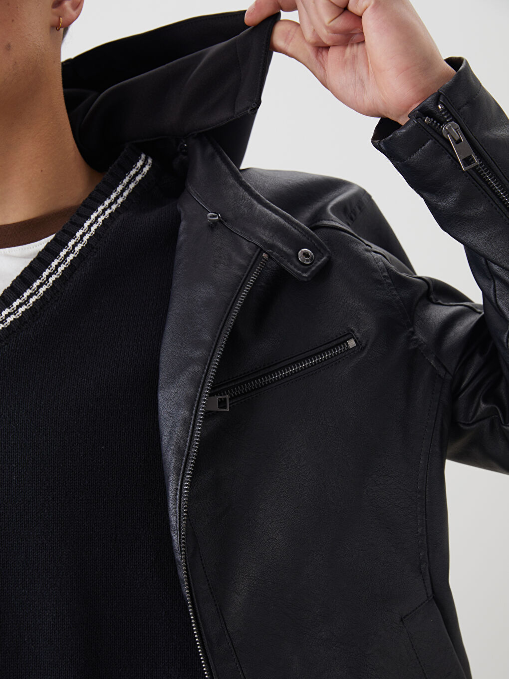 Siyah Slim Fit Kapüşonlu Erkek Deri Görünümlü Ceket-3