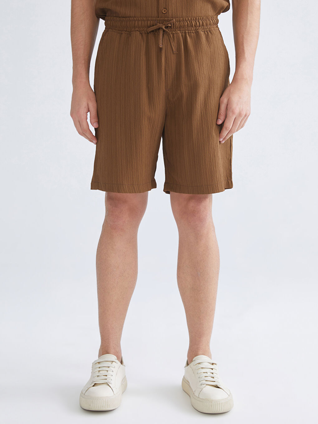 Kahverengi Rahat Kalıp Erkek Şort-1