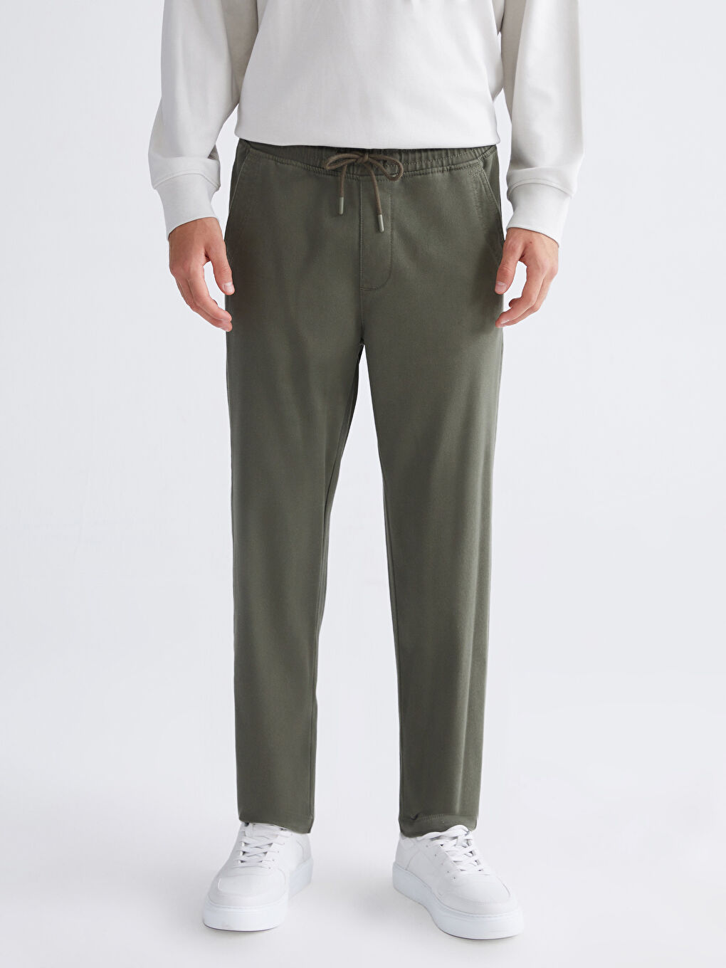 Мужские брюки узкого кроя-1