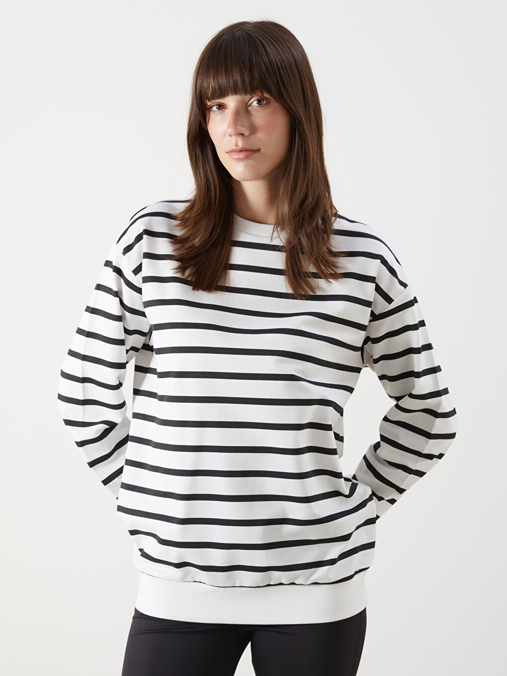 LCW Comfort Crew Neck Striped Women's Sweatshirt -W52514Z8-LEG