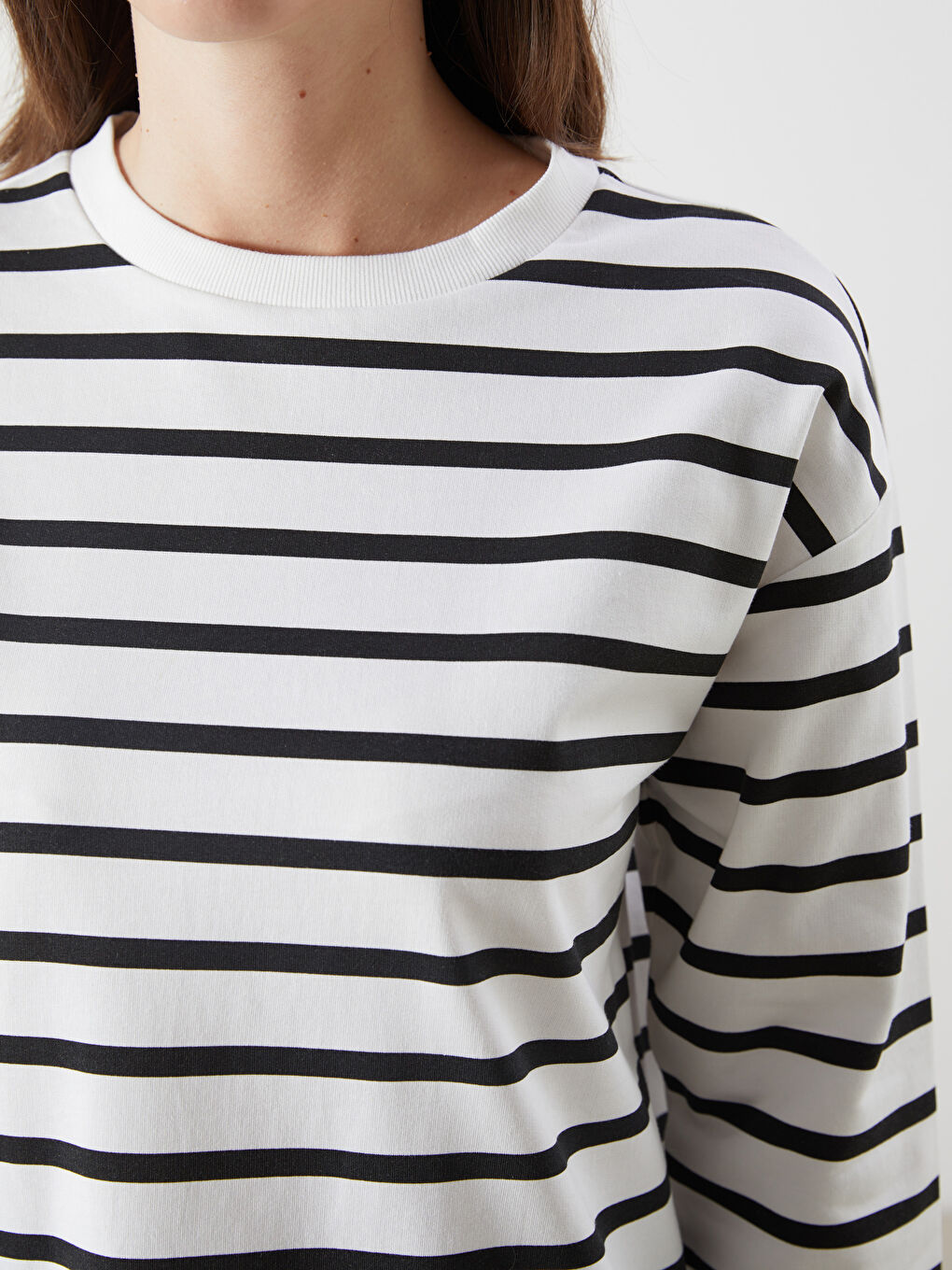 LCW Comfort Crew Neck Striped Women's Sweatshirt -W52514Z8-LEG