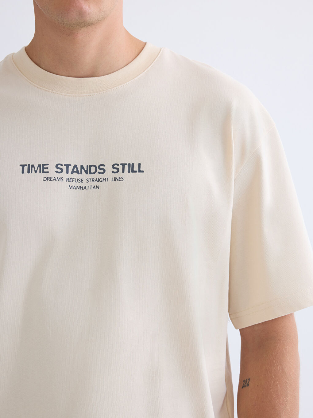 Bej Bisiklet Yaka Baskılı Erkek Tişört-2