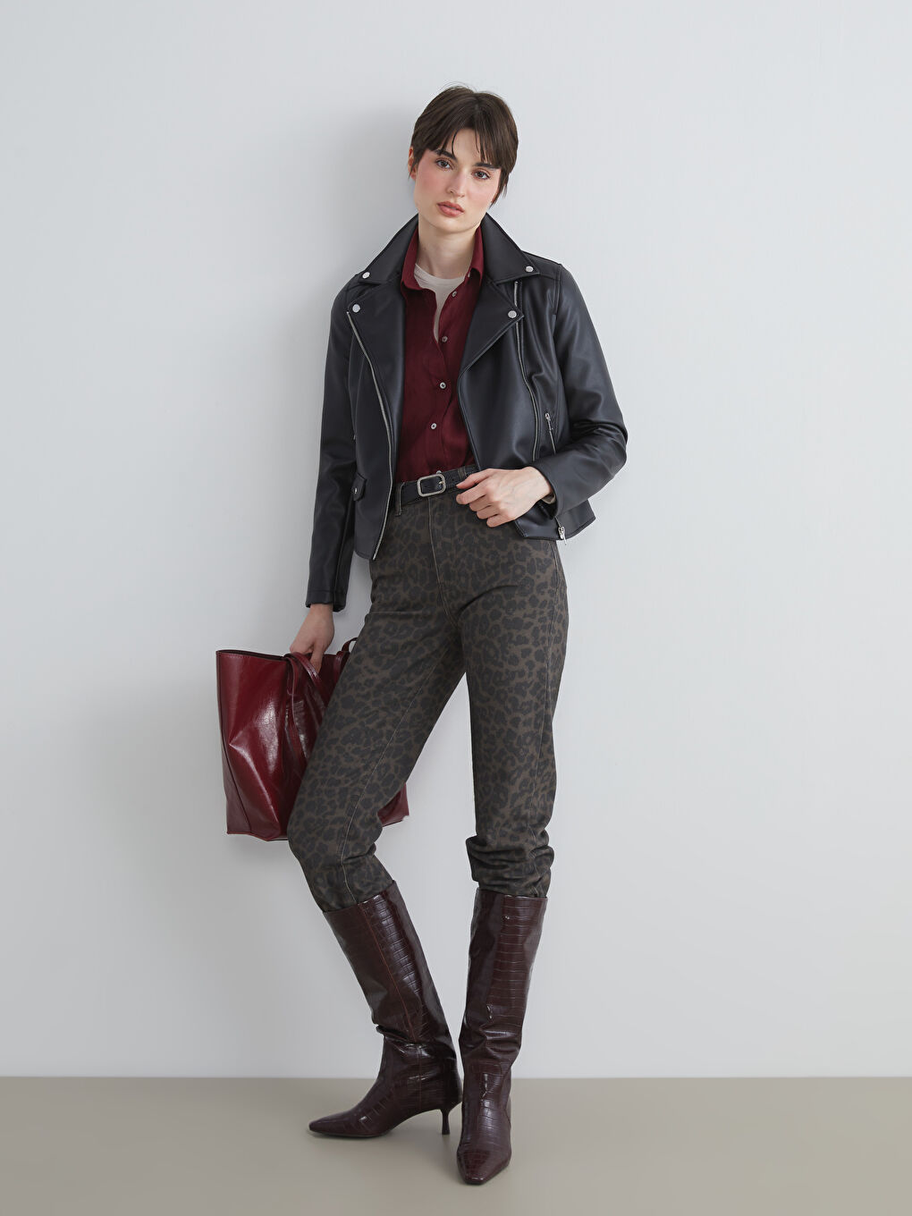 Siyah Biker Yaka Kadın Deri Görünümlü Ceket-1