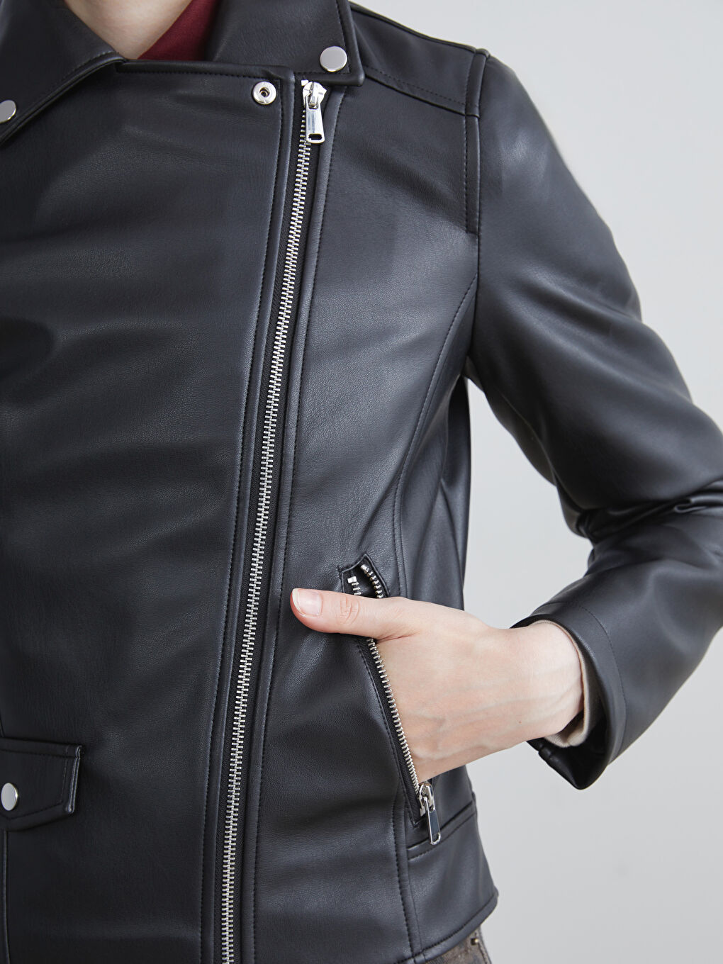 Siyah Biker Yaka Kadın Deri Görünümlü Ceket-2