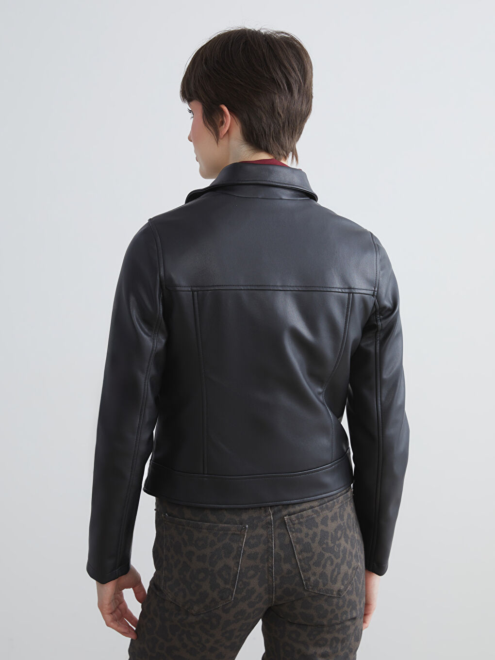 Siyah Biker Yaka Kadın Deri Görünümlü Ceket-4