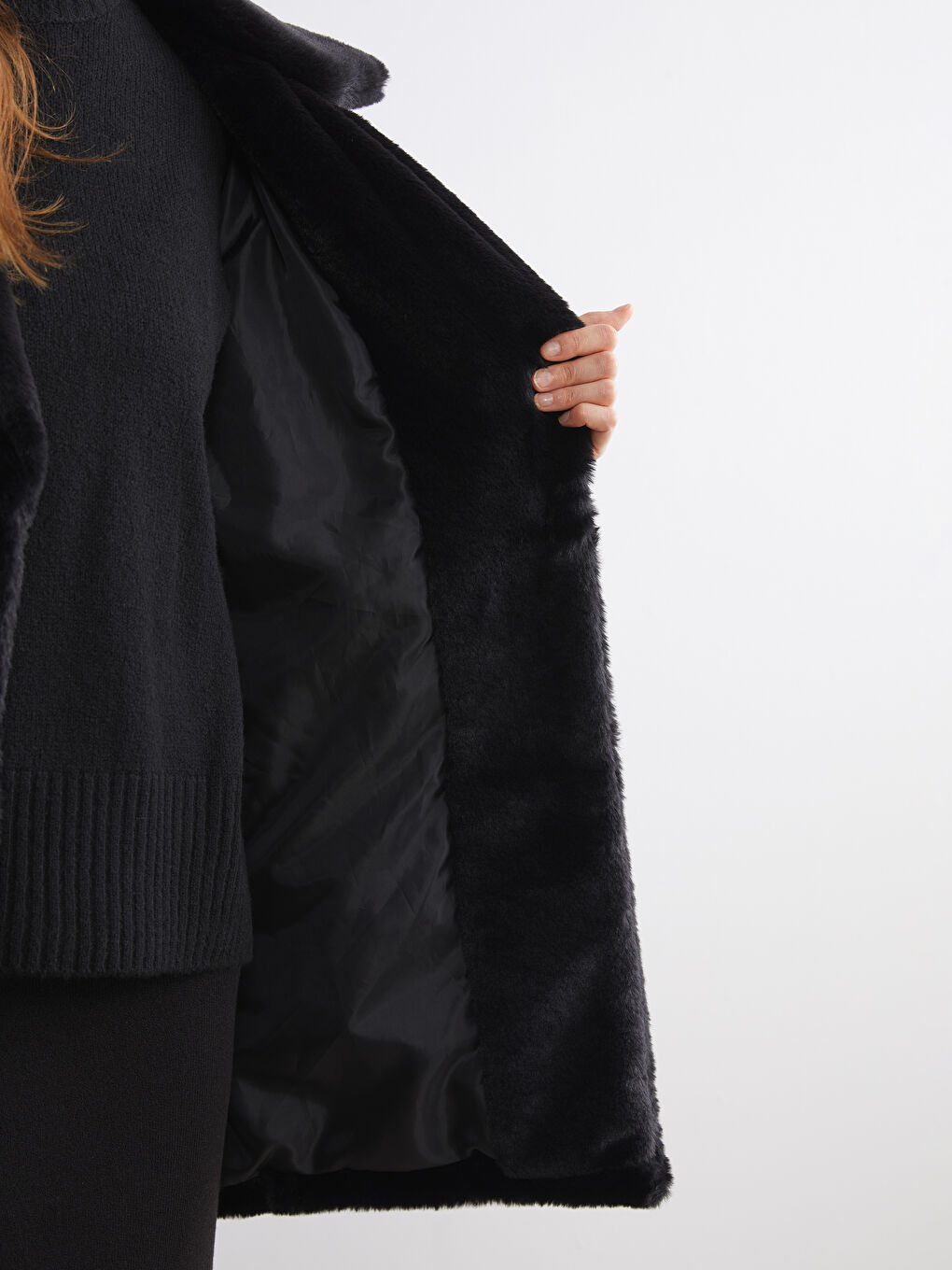 Siyah Ceket Yaka Kadın Kürk Kaban-3