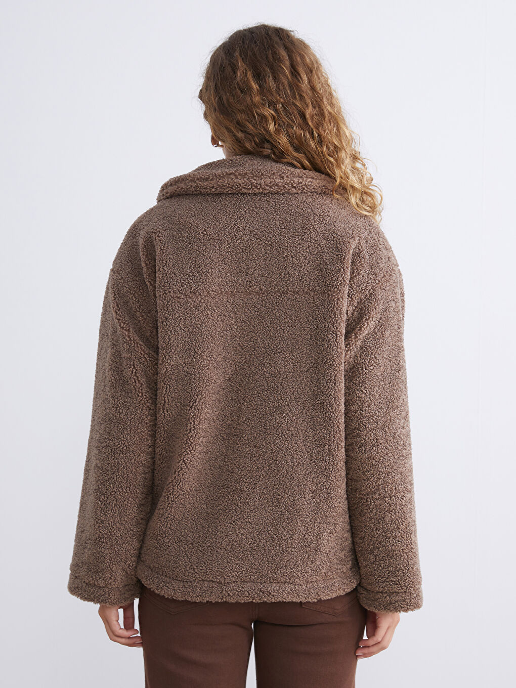 Kahverengi Gömlek Yaka Oversize Kadın Pelüş Mont-5