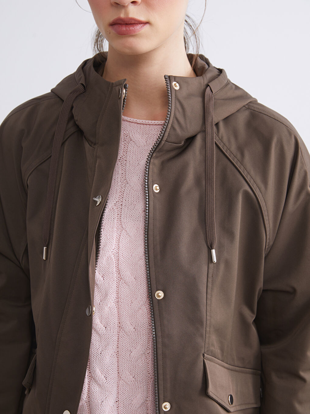 Kahverengi Kapüşonlu Oversize Kadın Yağmurluk-3