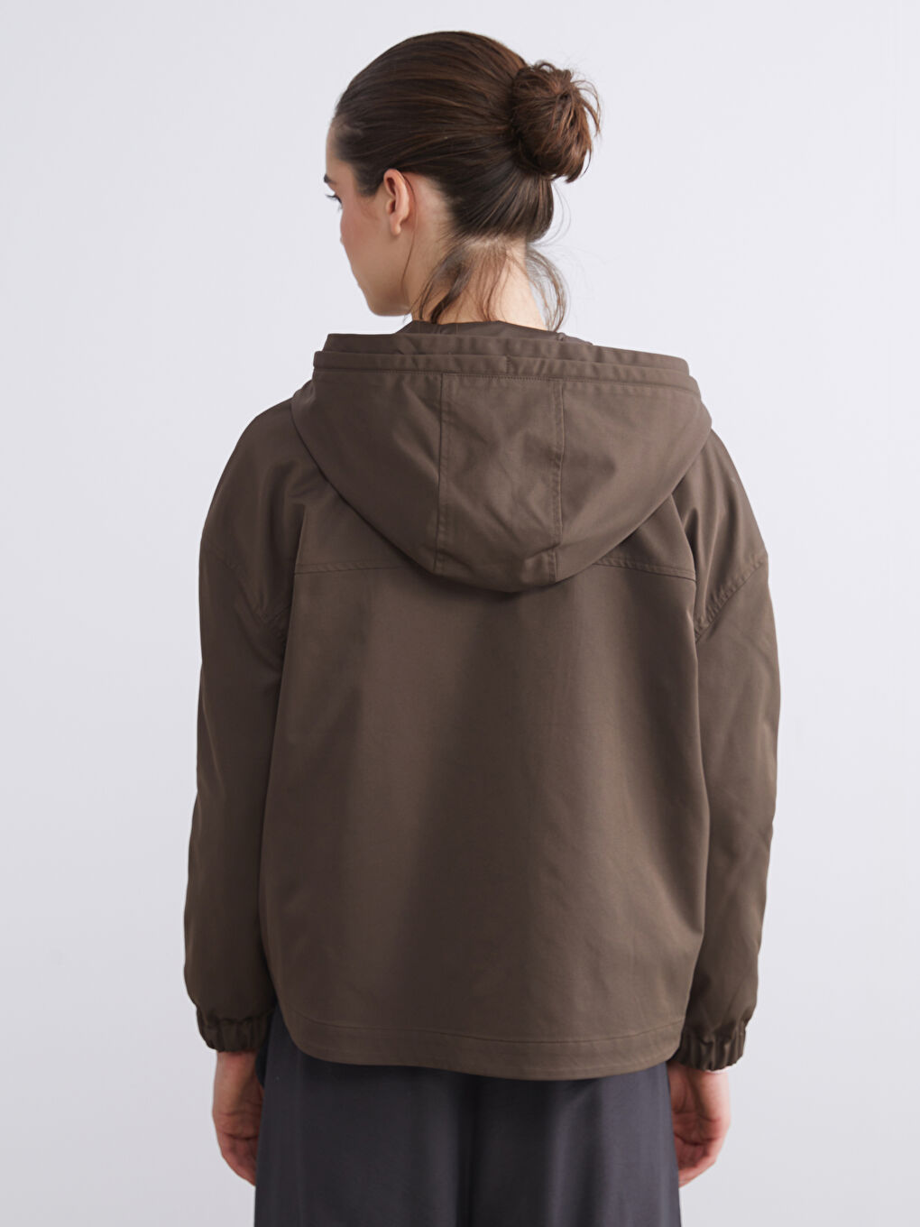 Kahverengi Kapüşonlu Oversize Kadın Yağmurluk-4