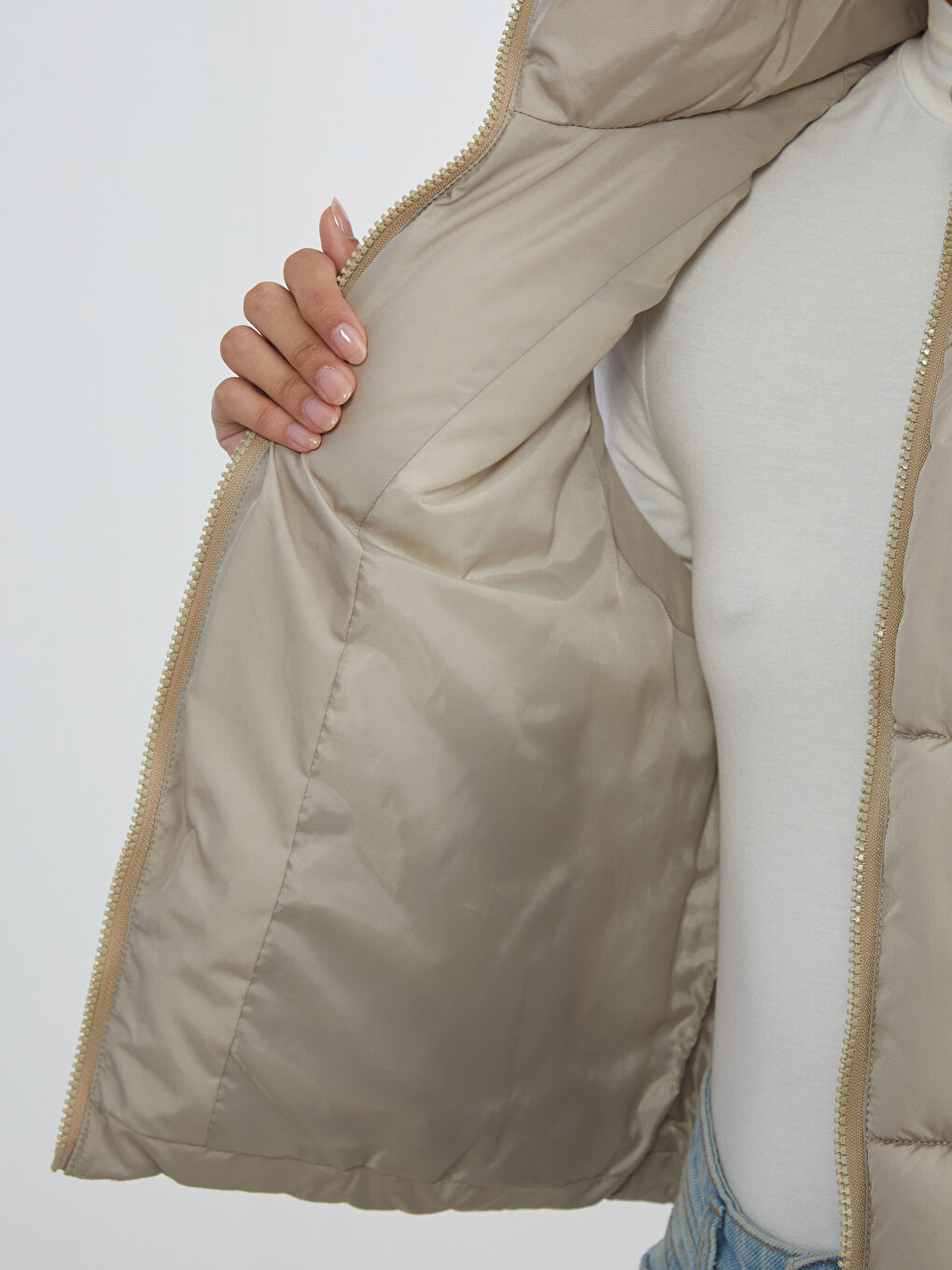 LCW Vision Funnel Neck Women's Puffer Gilet -W52600Z8-DFV
