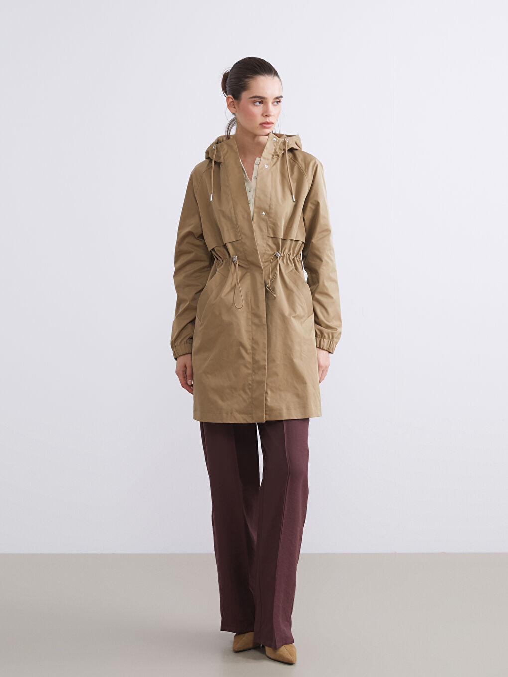 Haki Kapüşonlu Kadın Trençkot-2