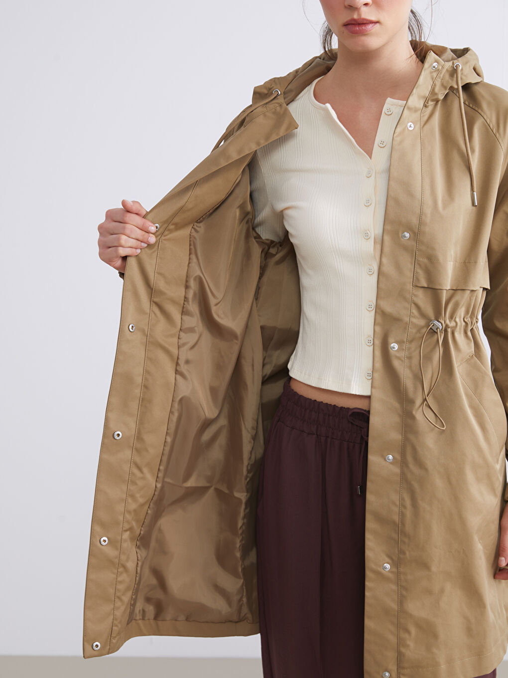 Haki Kapüşonlu Kadın Trençkot-4