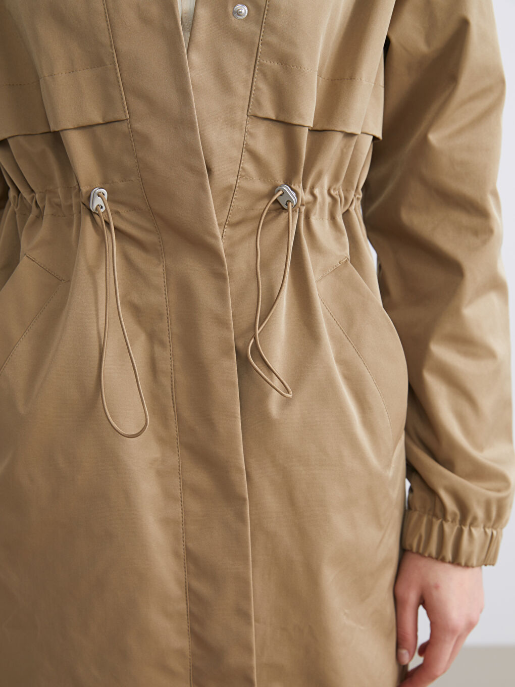 Haki Kapüşonlu Kadın Trençkot-6