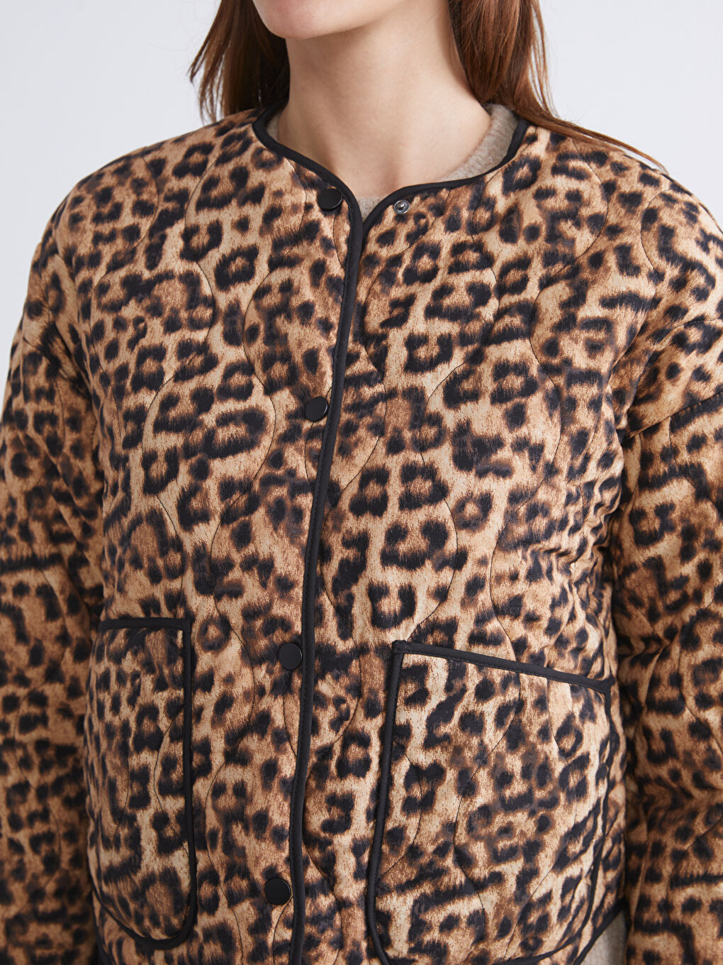 Kahverengi Bisiklet Yaka Leopar Desenli Kadın Mont-2