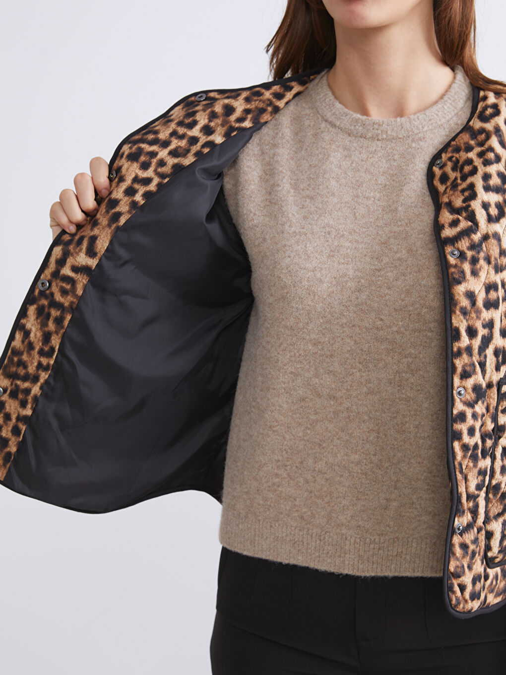 Kahverengi Bisiklet Yaka Leopar Desenli Kadın Mont-3