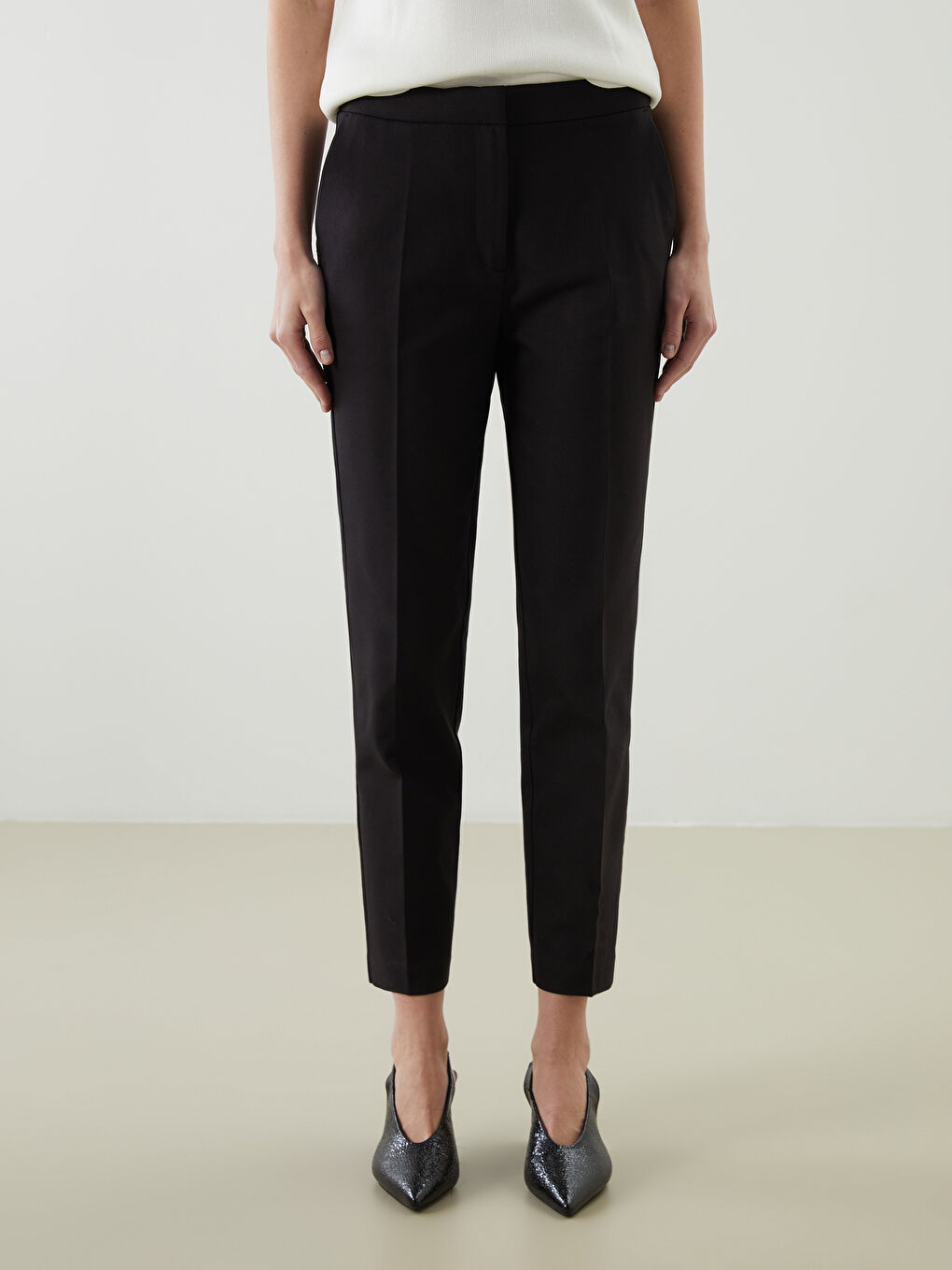 LCWAIKIKI Classic Standard Fit Women's Cigarette Trousers -W52669Z8-CVL