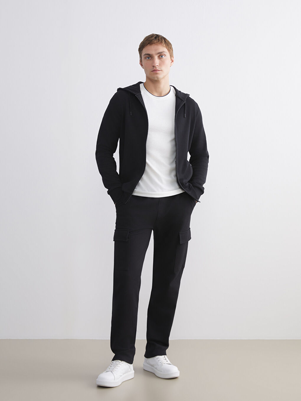 Siyah Kapüşonlu Erkek Fermuarlı Sweatshirt-2