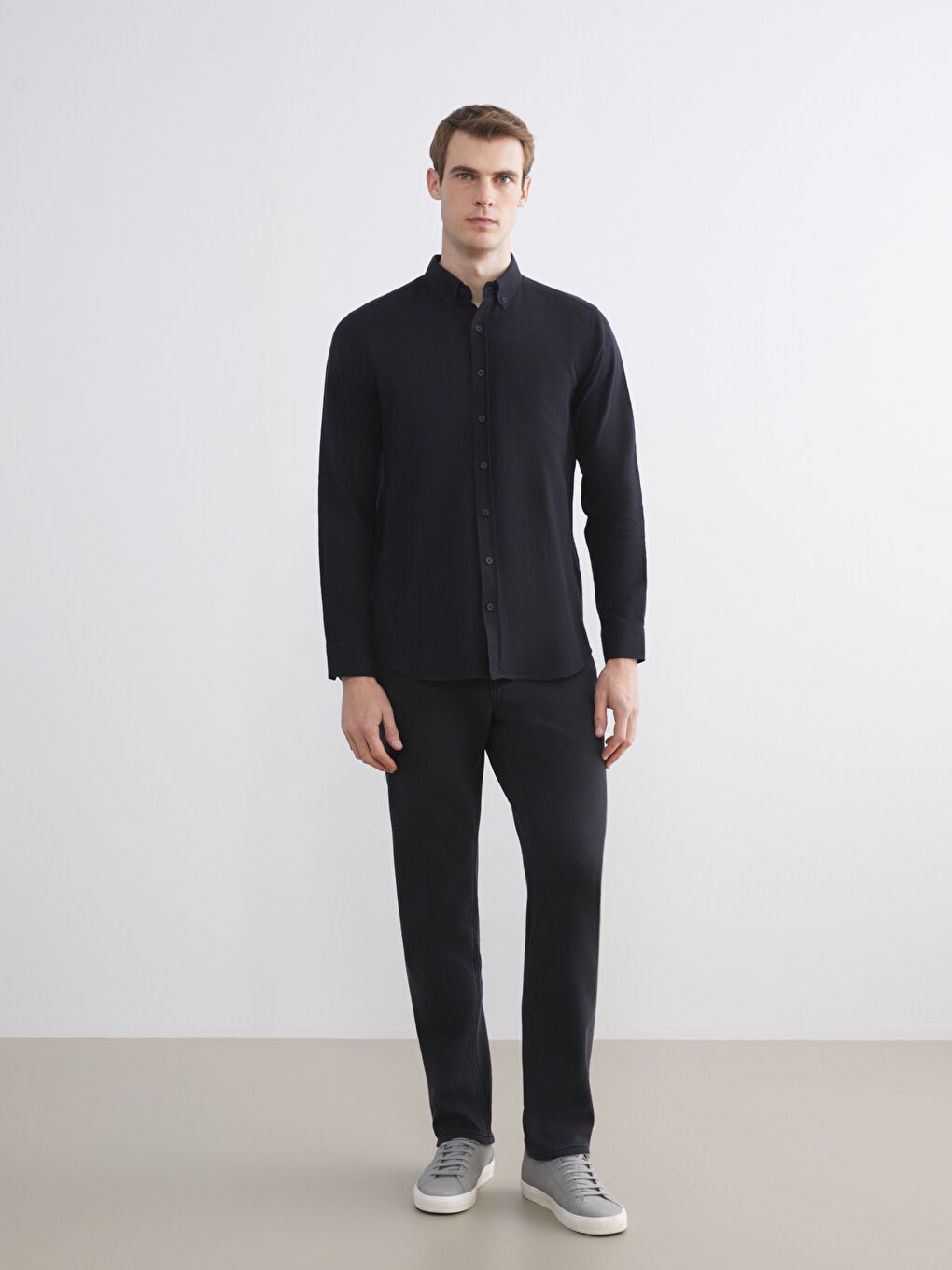 Siyah Regular Fit Uzun Kollu Keten Karışımlı Erkek Gömlek-1