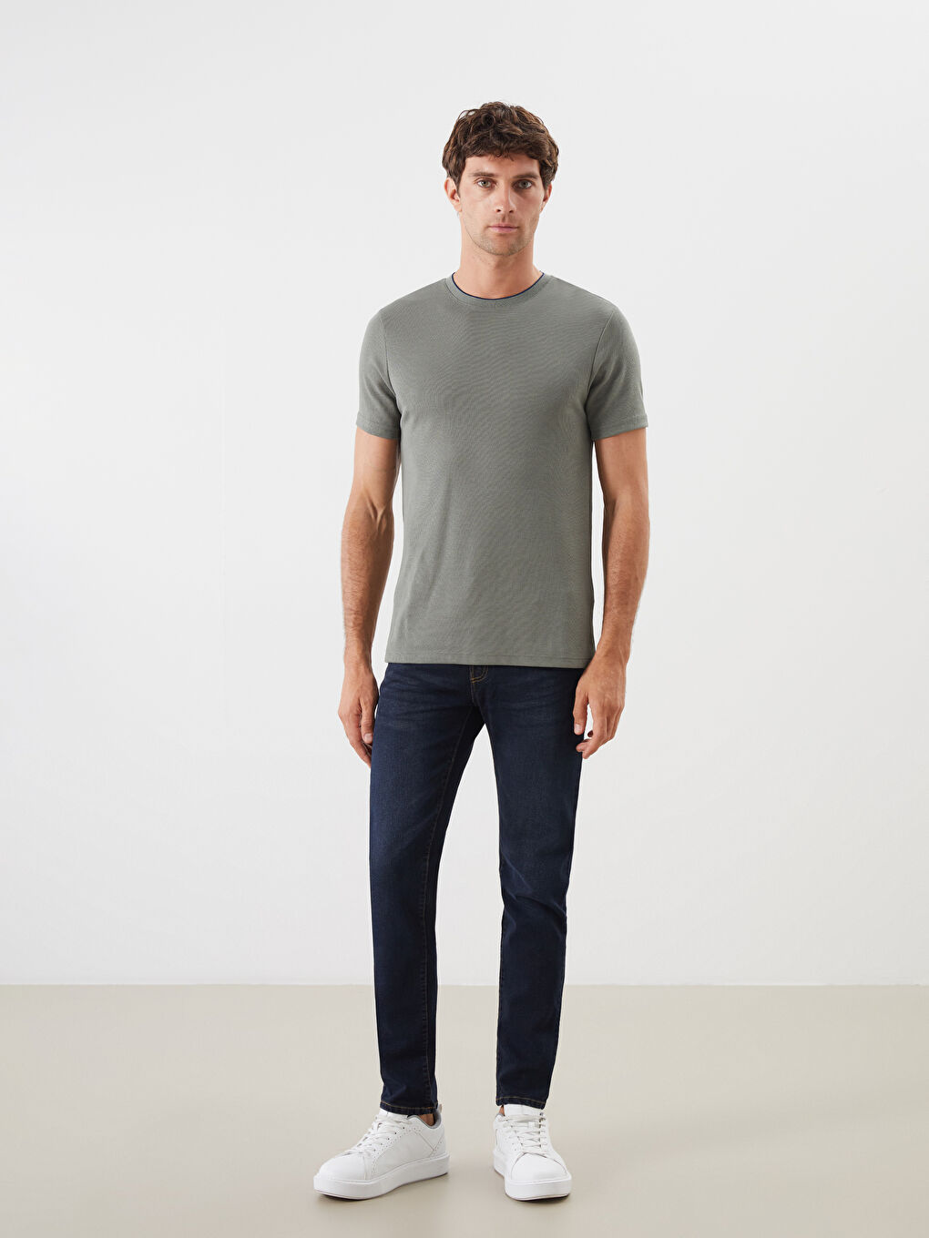 Haki Bisiklet Yaka Kısa Kollu Penye Erkek Dokulu Tişört-3