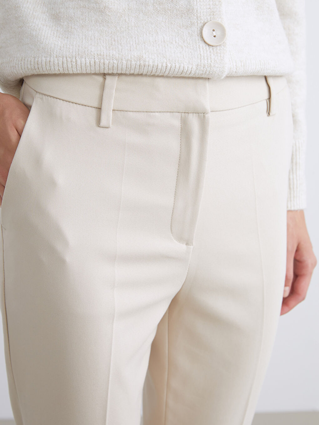 LCWAIKIKI Classic Slim Fit Women's Cigarette Trousers -W52699Z8-FZJ