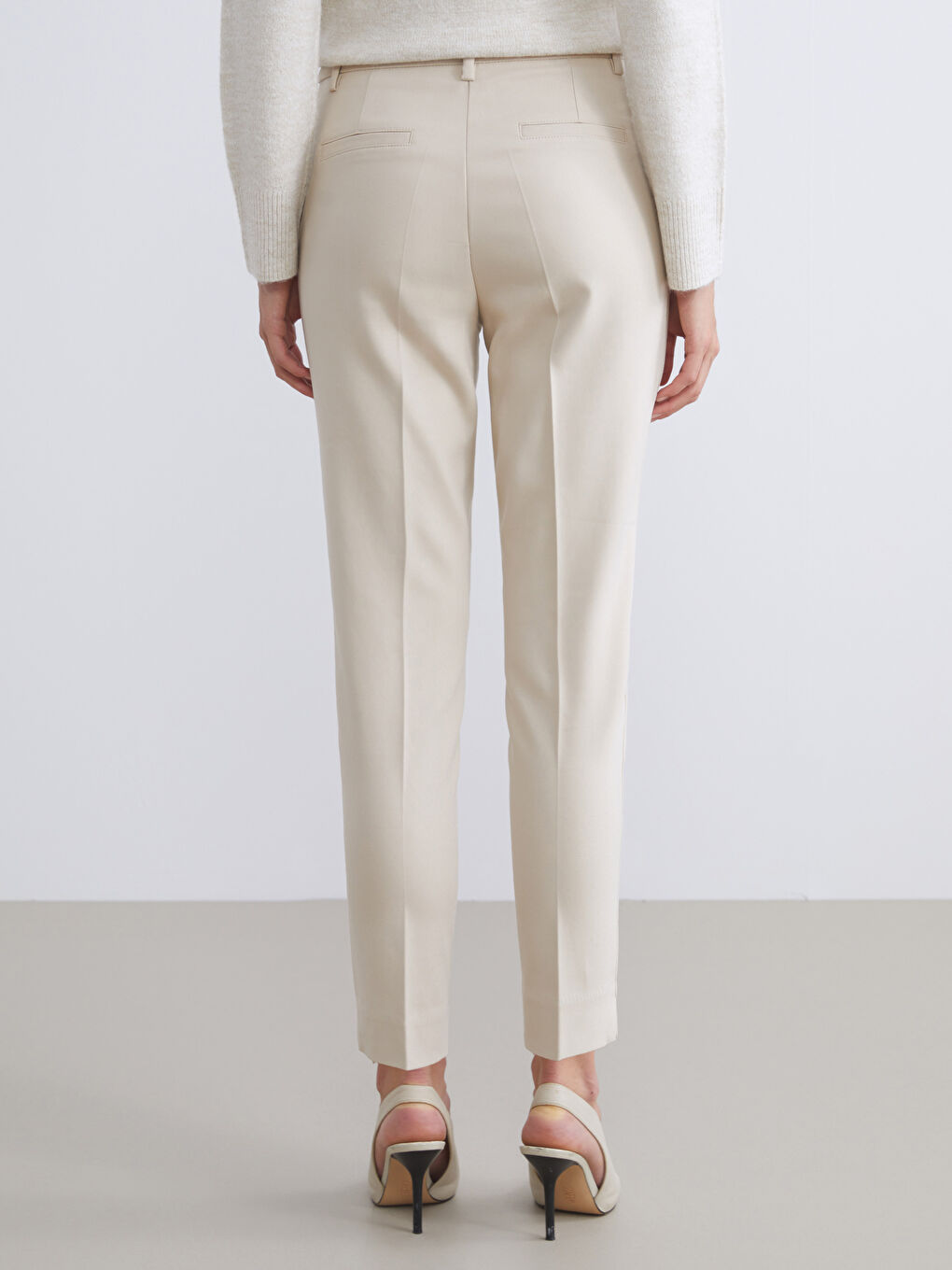 LCWAIKIKI Classic Slim Fit Women's Cigarette Trousers -W52699Z8-FZJ