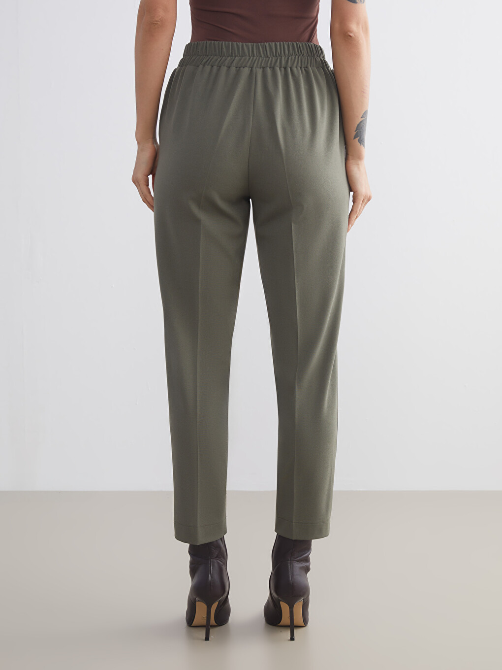 Elastic Waist Women's Cigarette Trousers-6