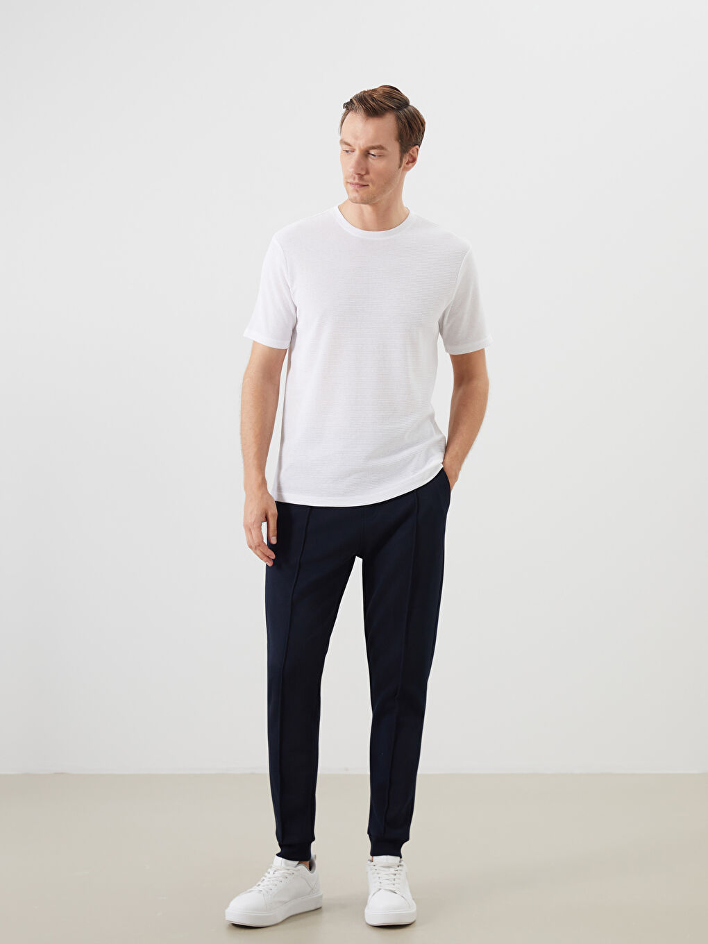 LCWAIKIKI Classic Crew Neck Men's T-Shirt -W52702Z8-Q6K