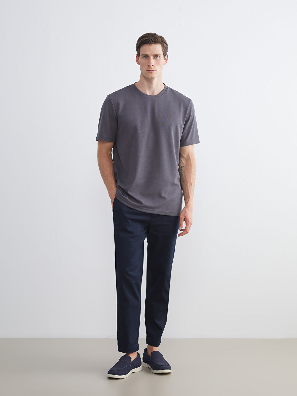 Gri Bisiklet Yaka Penye Erkek Tişört-1