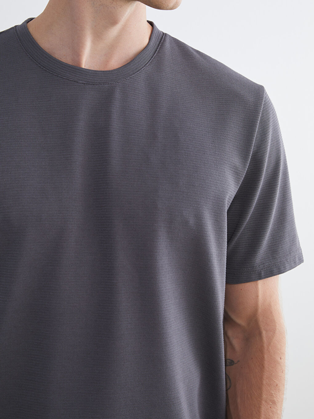 Gri Bisiklet Yaka Penye Erkek Tişört-2