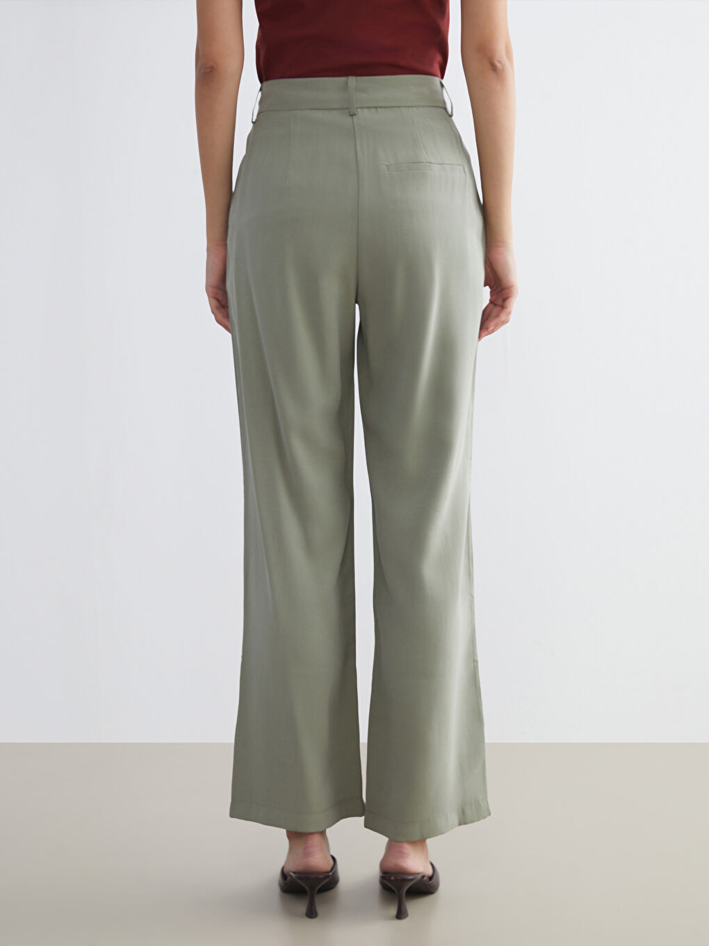 LCWAIKIKI Classic Loose Fit Wide Leg Women's Trousers -W52706Z8-YWA