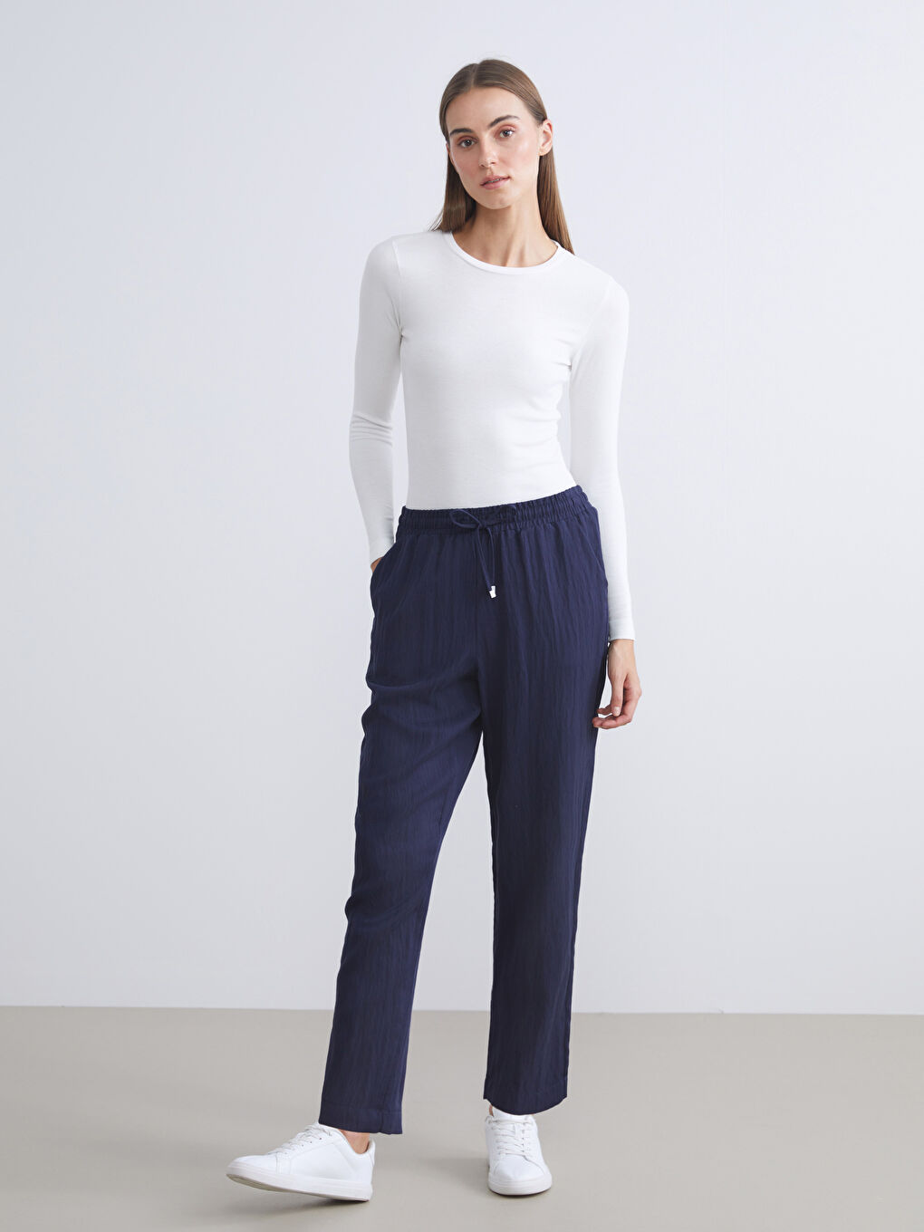LCWAIKIKI Classic Elastic Waist Carrot Fit Women's Trousers -W52719Z8-E1J