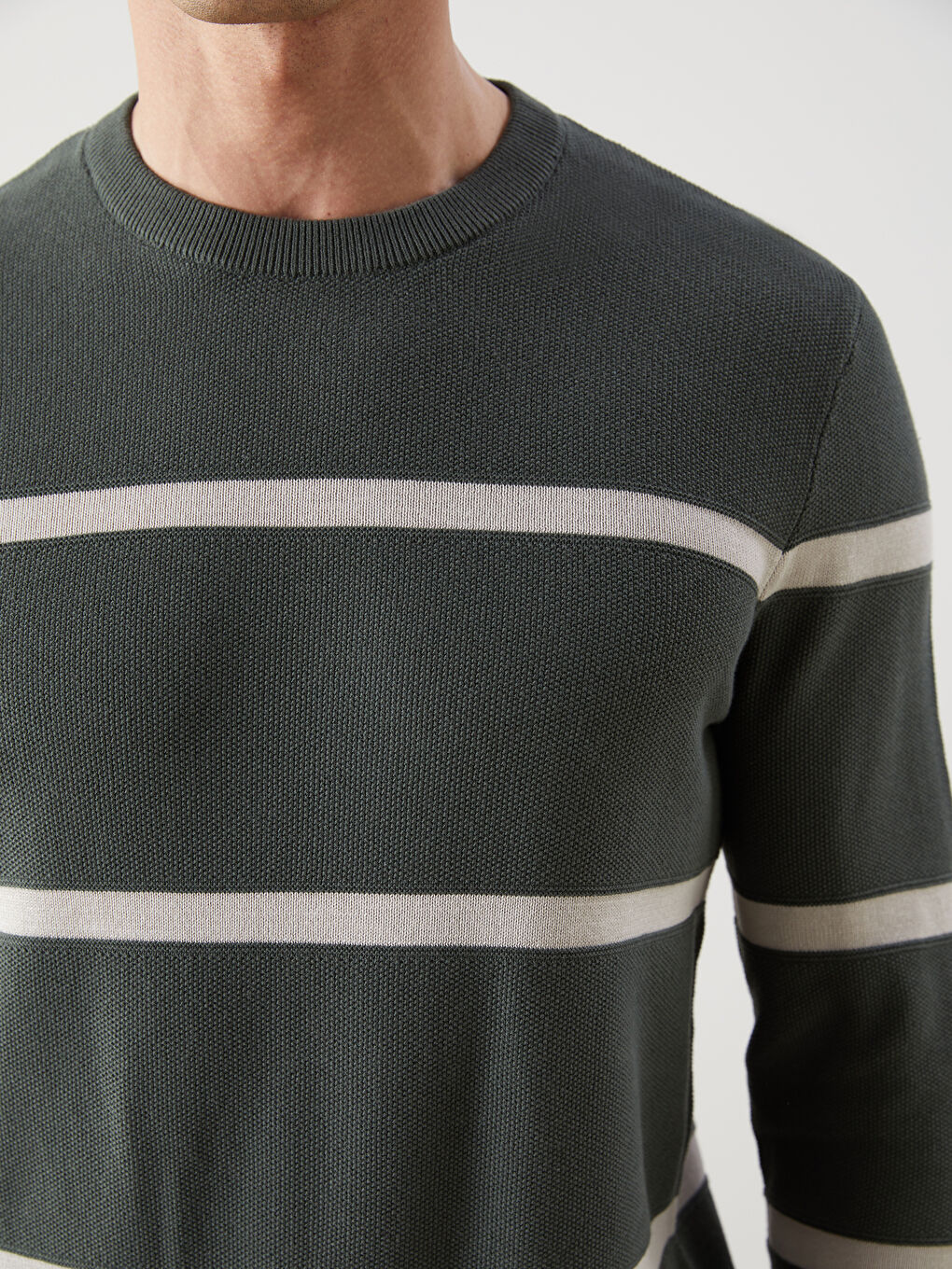 LCWAIKIKI Classic Crew Neck Striped Men's Knitwear Sweater -W52722Z8-HMP