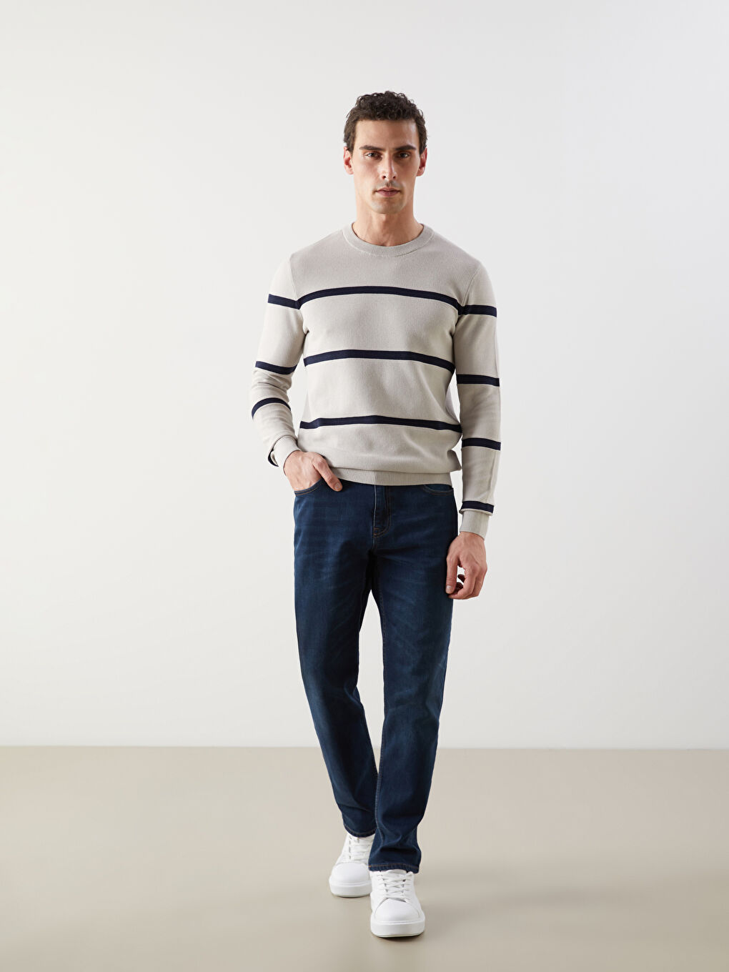 LCWAIKIKI Classic Crew Neck Long Sleeve Men's Tricot Sweater -W52722Z8-YVP