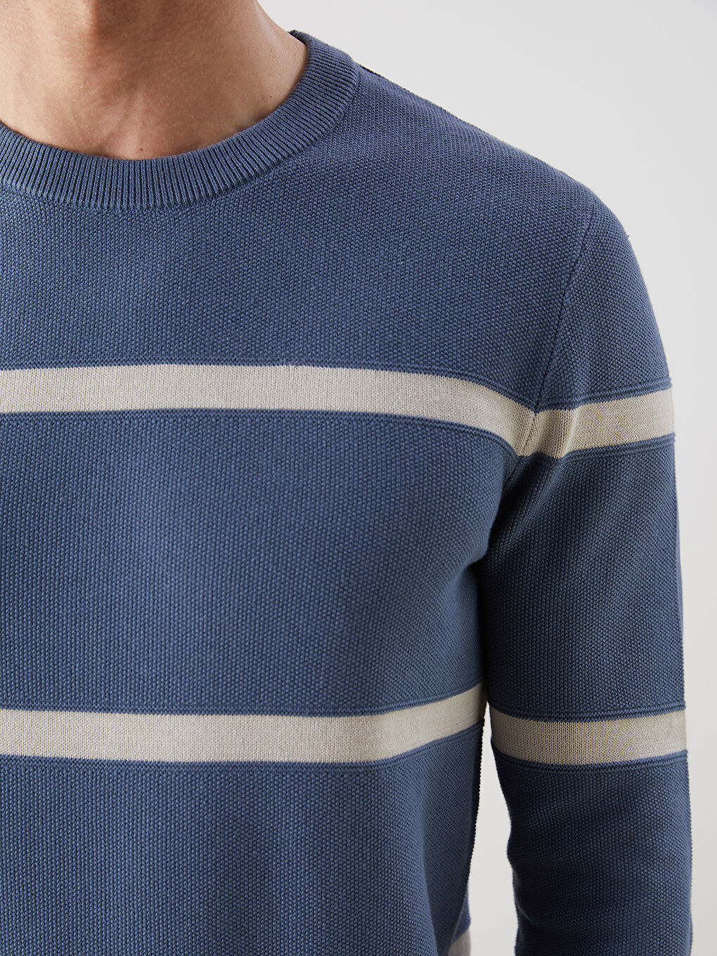 LCWAIKIKI Classic Crew Neck Striped Men's Knitwear Sweater -W52722Z8-YW2