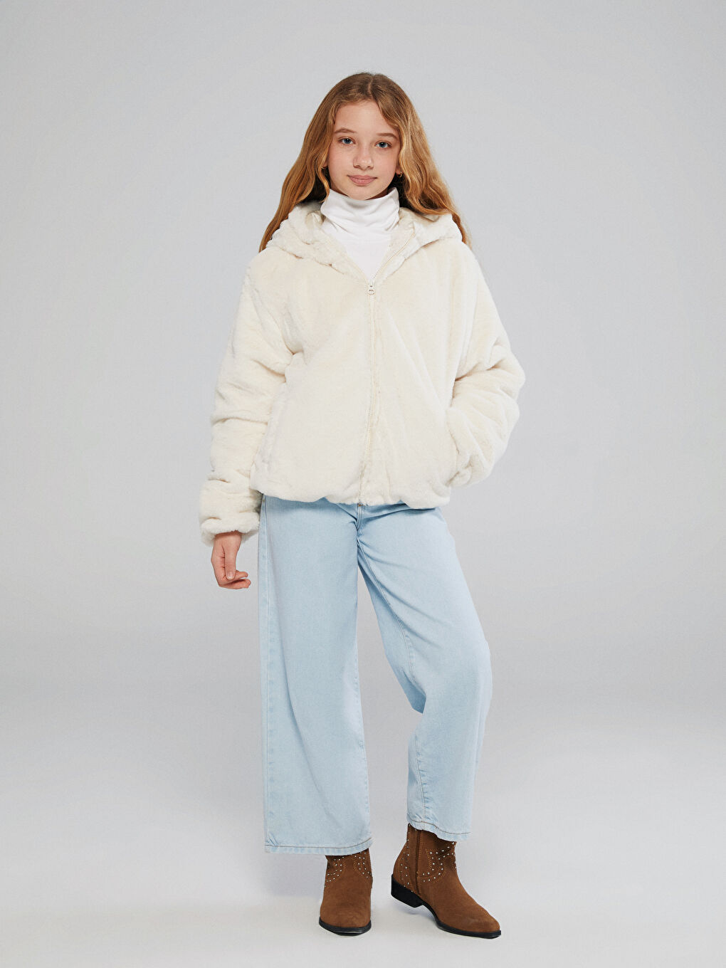 Bej Kapüşonlu Kız Çocuk Suni Kürk Kaban-1