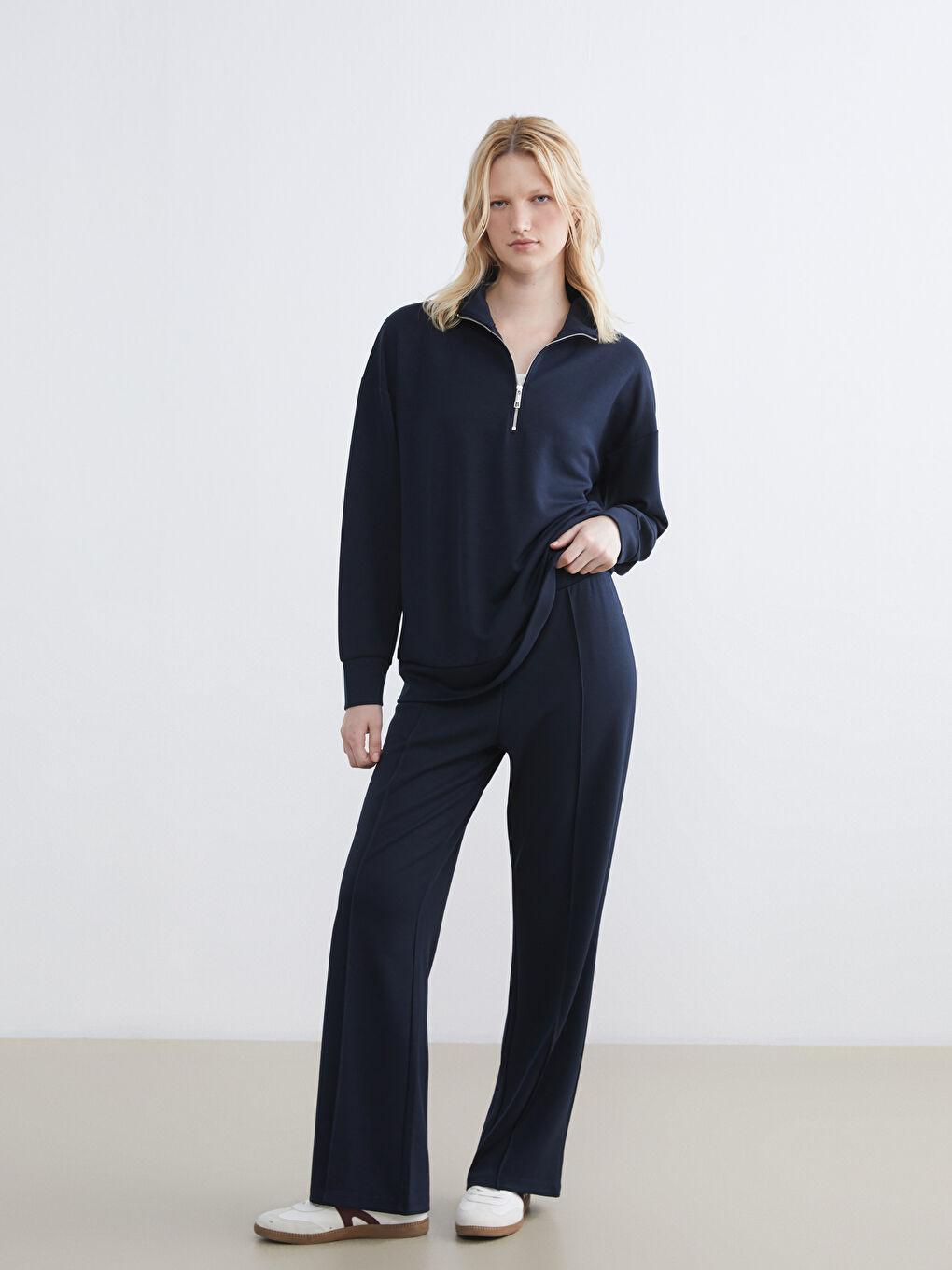 Women's Sweatpants with Elastic Waist